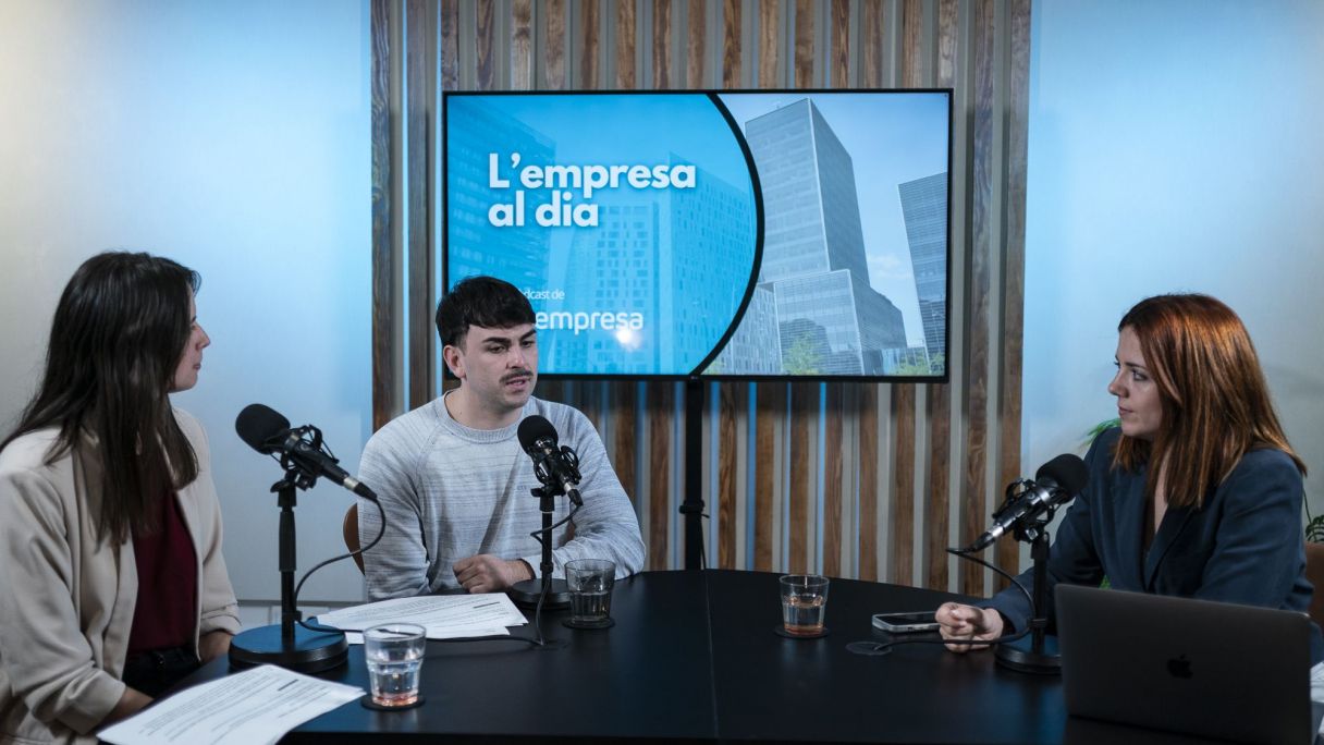Gemma Fontseca, Carlos Rojas i Elena Busquets, durant el pòdcast de L'empresa al dia | Mireia Comas Gemma Fontseca, Carlos Rojas i Elena Busquets, durant el pòdcast de L'empresa al dia | Mireia Comas