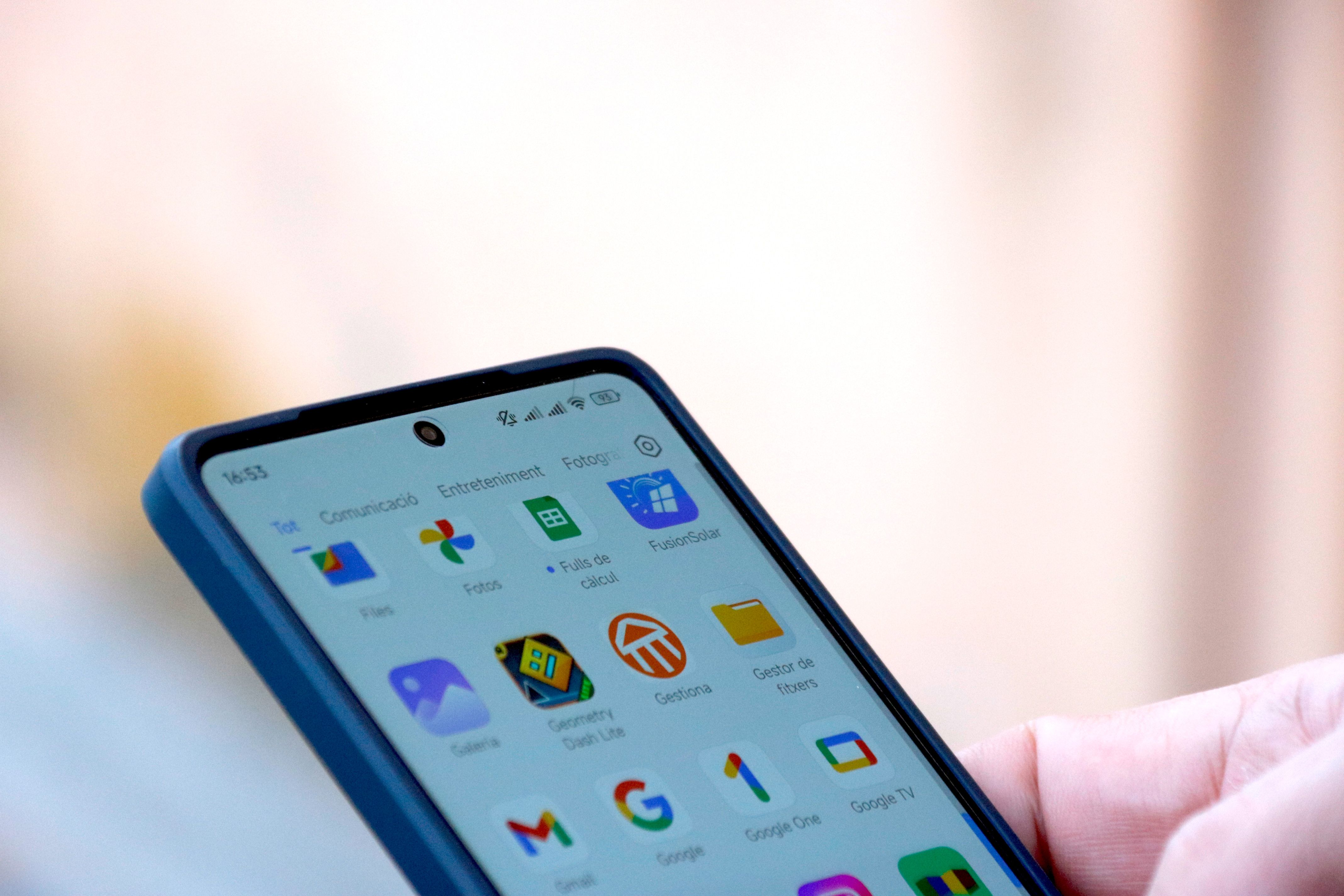 El Govern ofereix 9.000 cursos gratuïts per reduir la bretxa digital | ACN El Govern ofereix 9.000 cursos gratuïts per reduir la bretxa digital | ACN