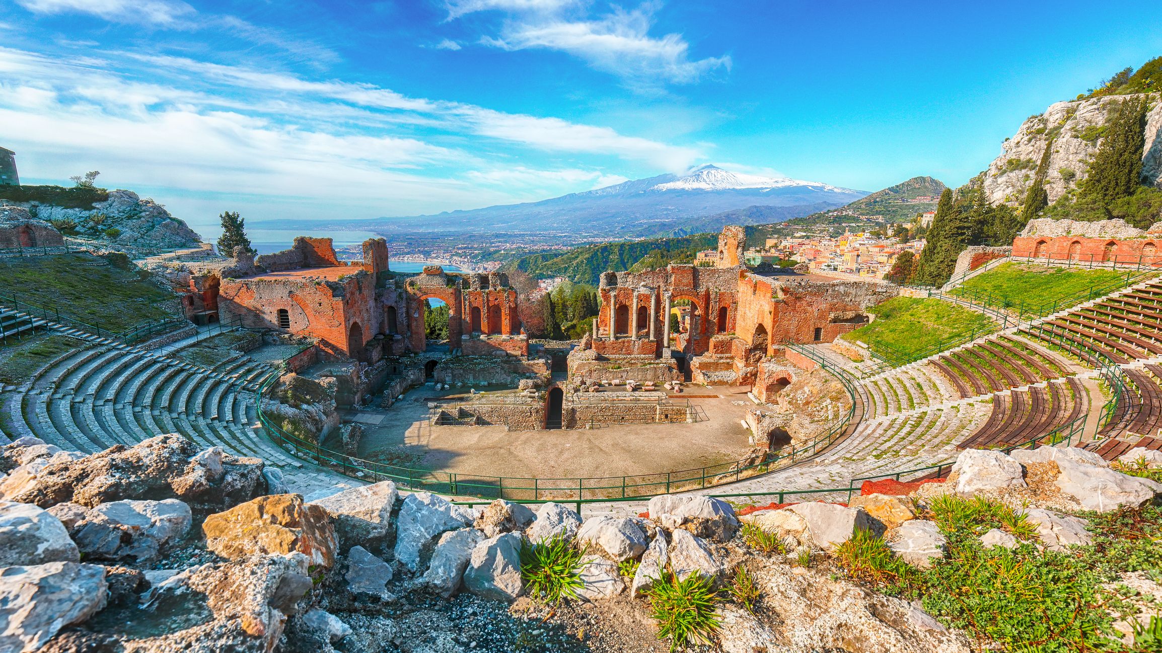 El teatre de Taormina, també conegut com a teatre grec o greco-romà de Taormina, és un antic teatre grec | iStock El teatre de Taormina, també conegut com a teatre grec o greco-romà de Taormina, és un antic teatre grec | iStock