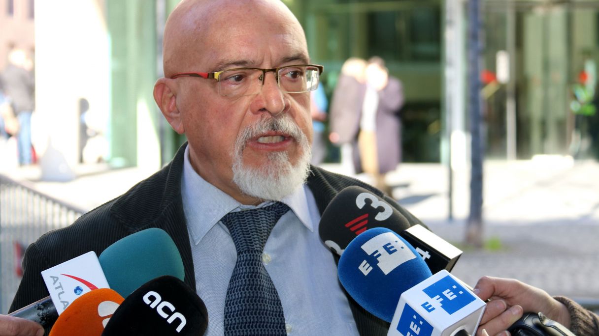 Josep Huguet durant una intervenció als mitjans de comunicació | ACN Josep Huguet durant una intervenció als mitjans de comunicació | ACN