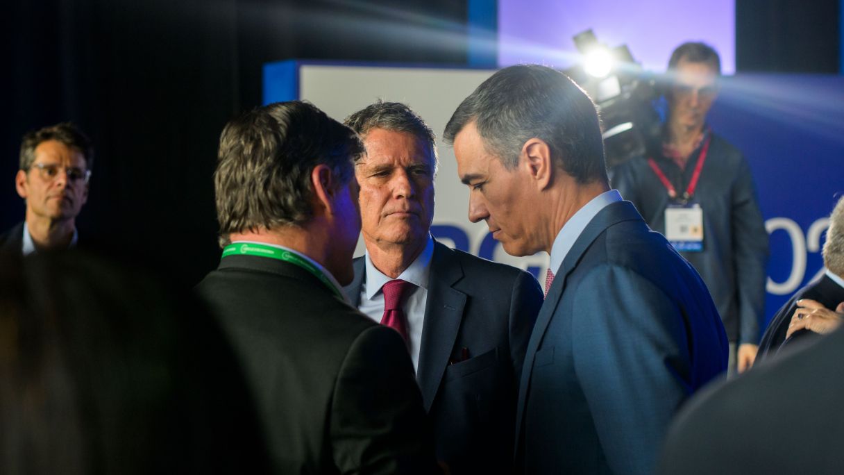 Pedro Sánchez, president del govern espanyol, i Jaume Guardiola, president del Cercle d'Economia, al Palau de Congressos de Catalunya | Cedida Pedro Sánchez, president del govern espanyol, i Jaume Guardiola, president del Cercle d'Economia, al Palau de Congressos de Catalunya | Cedida