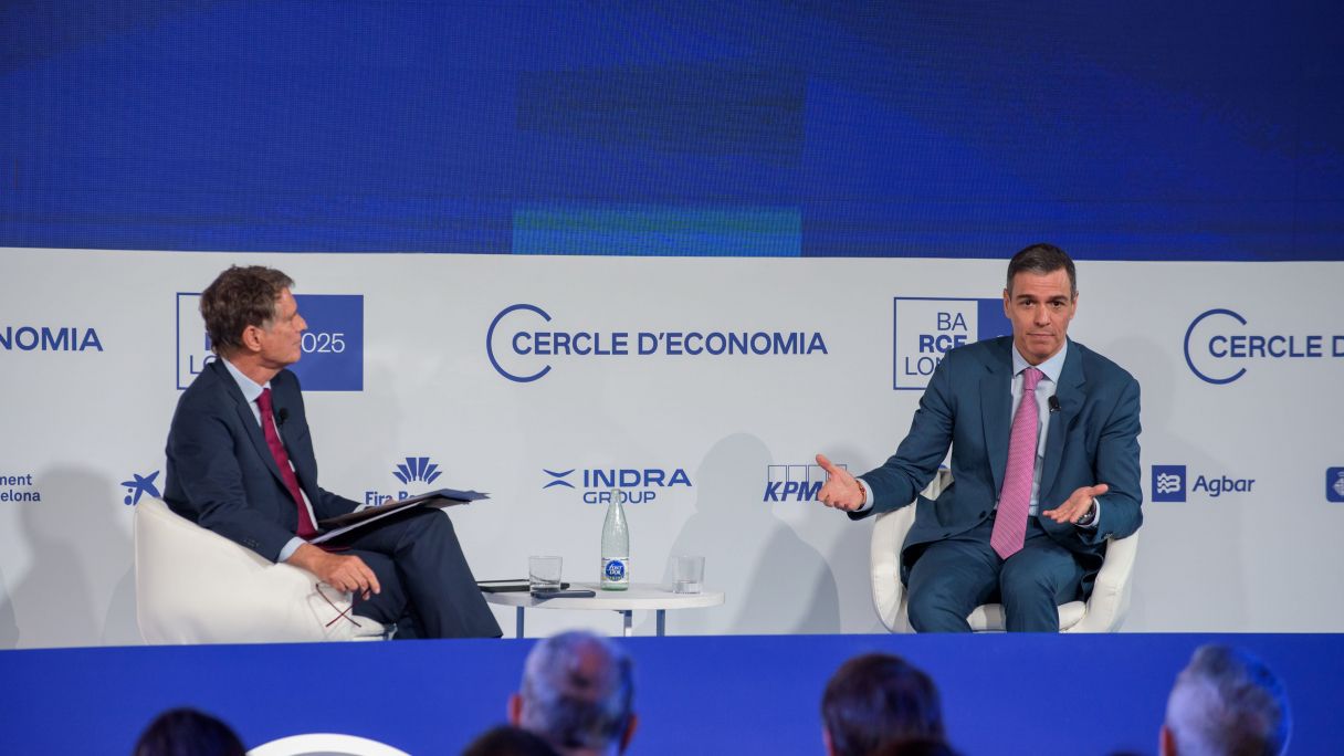 Pedro Sánchez, president el govern espanyol, i Jaume Guardiola, president del Cercle d'Economia, comparteixen escenari en el tret de sortida de la 40a Reunió del Cercle d'Economia | Cedida Pedro Sánchez, president el govern espanyol, i Jaume Guardiola, president del Cercle d'Economia, comparteixen escenari en el tret de sortida de la 40a Reunió del Cercle d'Economia | Cedida