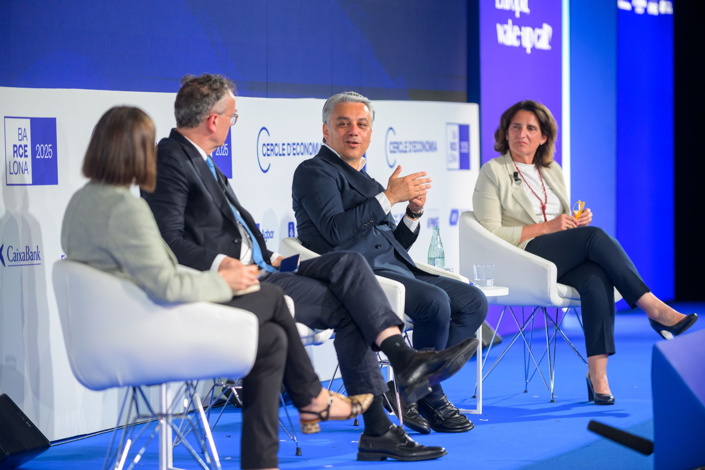 Teresa Garcia-Milà, Jeromin Zettelmeyer, Luca de Meo i Teresa Ribera, durant la 40a Reunió del Cercle d'Economia | Cedida