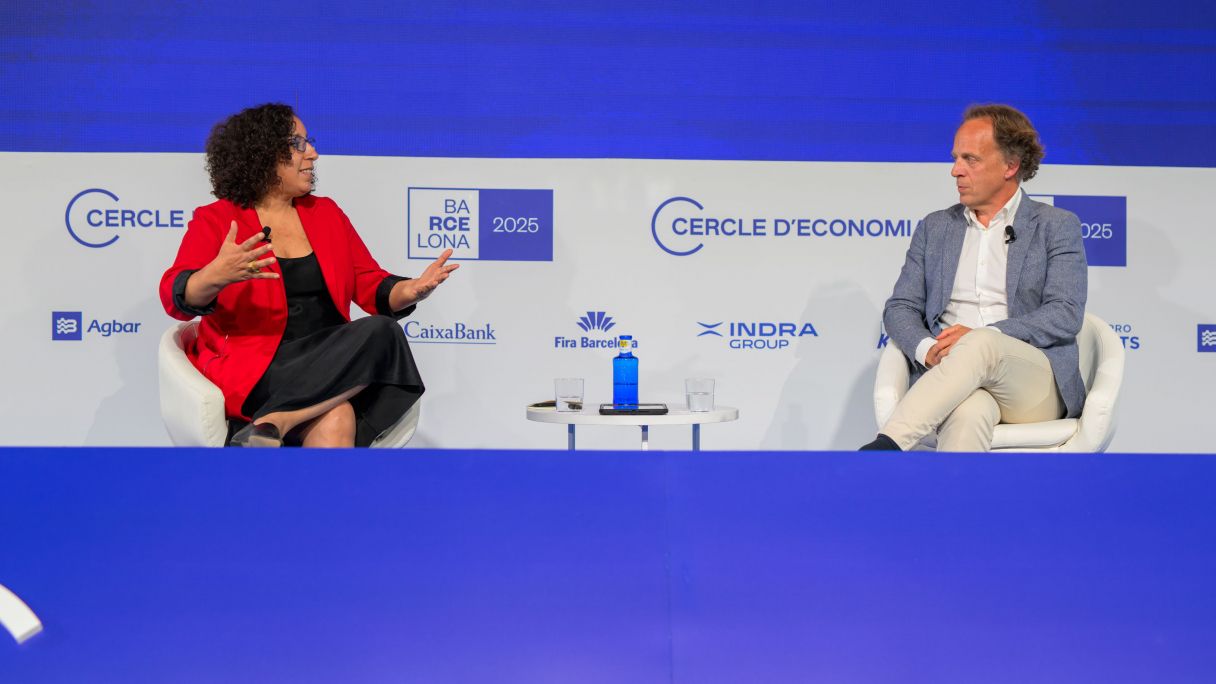 Najat El Hachmi, escriptora i columnista i Hein de Hass, sociòleg holandès, al Cercle d'Economia | EP Najat El Hachmi, escriptora i columnista i Hein de Hass, sociòleg holandès, al Cercle d'Economia | EP