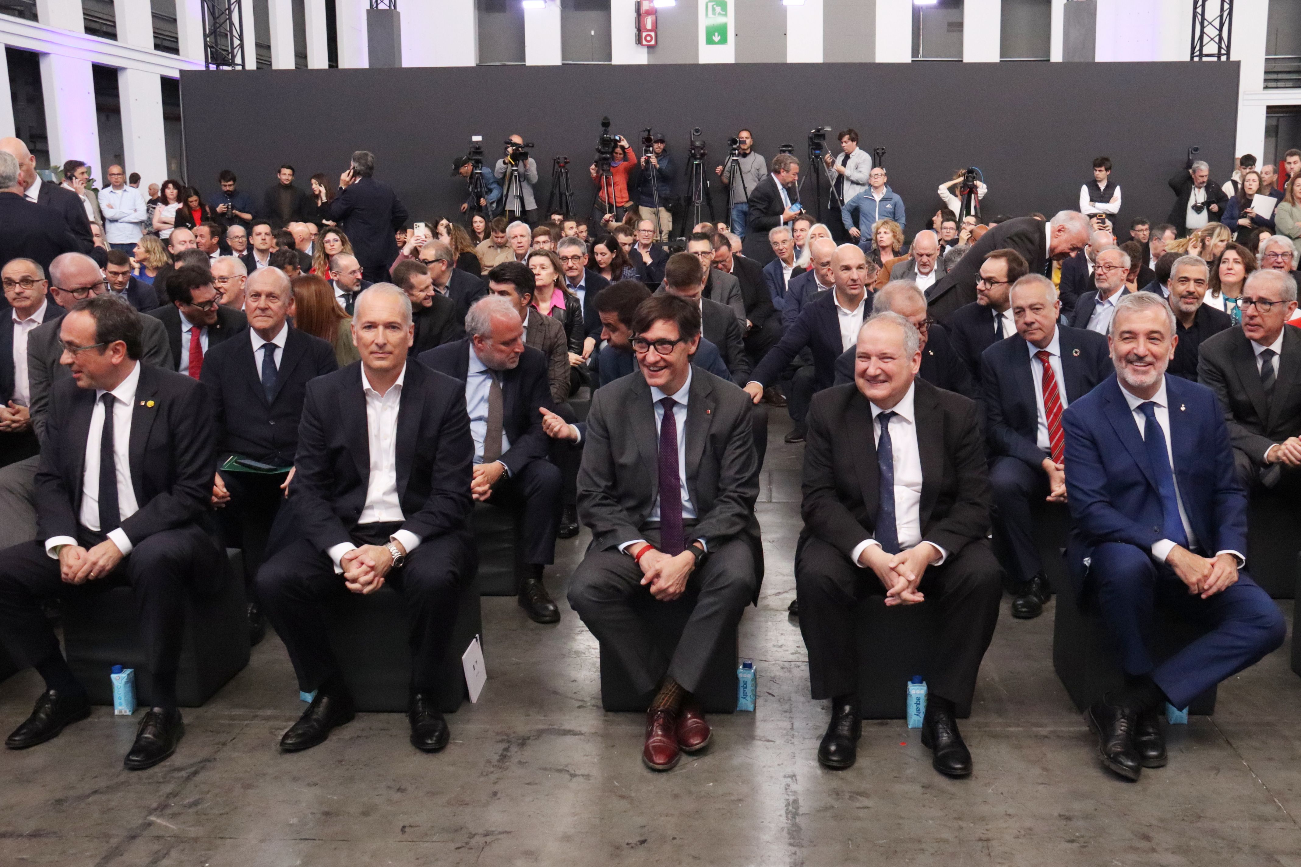 El president interí de Seat, Markus Haupt, el president del Govern, Salvador Illa, el ministre d’Indústria Jordi Hereu i l’alcalde de Barcelona, Jaume Collboni a l’acte del 75è aniversari de Seat | ACN El president interí de Seat, Markus Haupt, el president del Govern, Salvador Illa, el ministre d’Indústria Jordi Hereu i l’alcalde de Barcelona, Jaume Collboni a l’acte del 75è aniversari de Seat | ACN