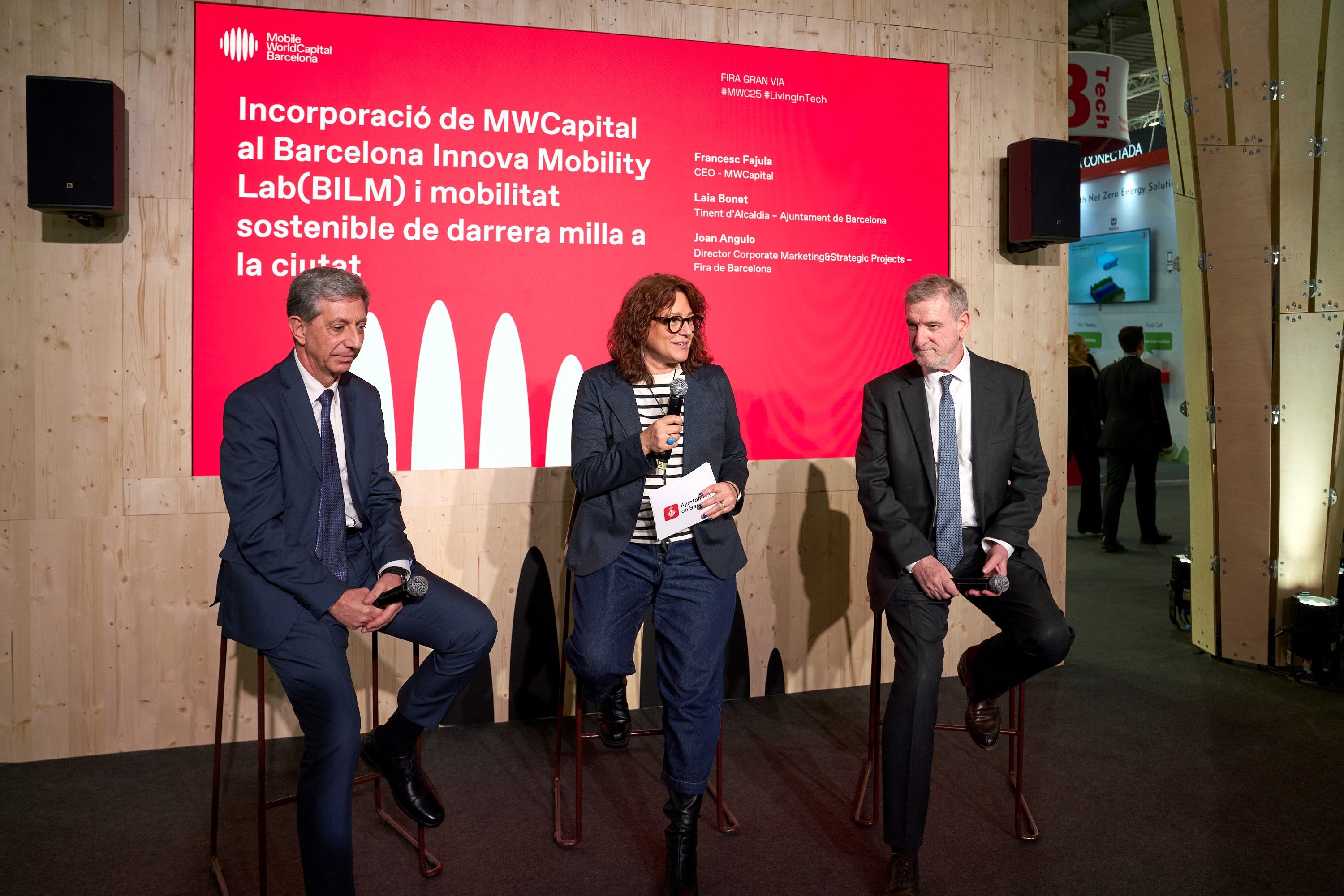el CEO de MWCapital, Francesc Fajula, la primera tinent d’alcaldia de l’Ajuntament de Barcelona, Laia Bonet, i el director de Màrqueting i Projectes Estratègics de Fira de Barcelona, Joan Angulo | Cedida el CEO de MWCapital, Francesc Fajula, la primera tinent d’alcaldia de l’Ajuntament de Barcelona, Laia Bonet, i el director de Màrqueting i Projectes Estratègics de Fira de Barcelona, Joan Angulo | Cedida