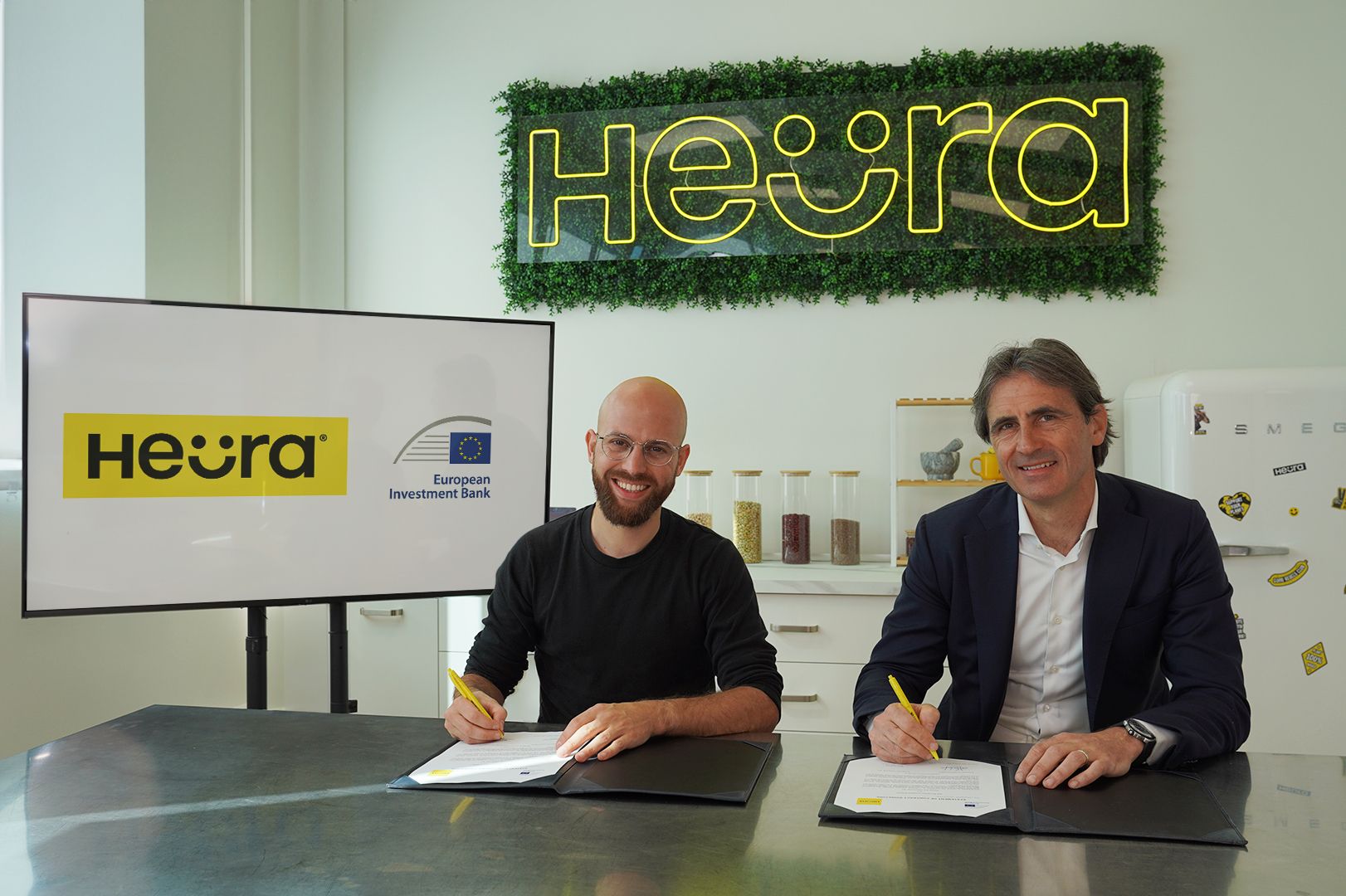 Marc Coloma, CEO i cofundador d'Heura i Alessandro Izzo, director d’Equity, Growth Capital i Project Finance del BEI | Cedida Marc Coloma, CEO i cofundador d'Heura i Alessandro Izzo, director d’Equity, Growth Capital i Project Finance del BEI | Cedida