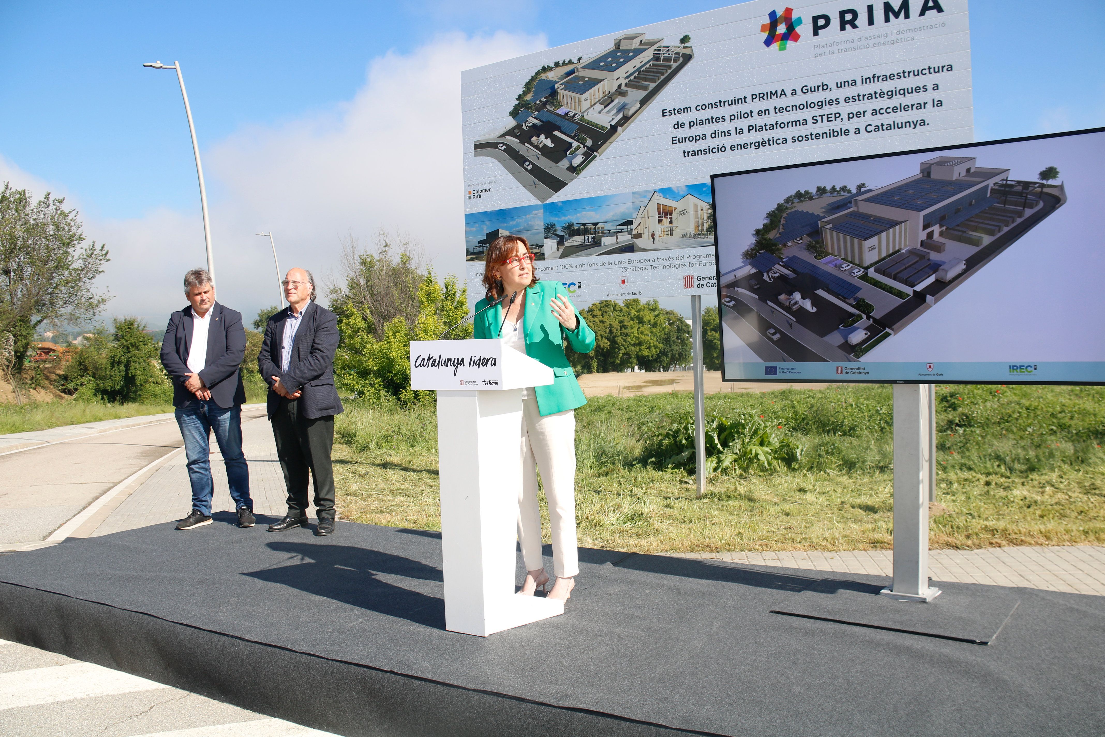 La consellera Paneque a la zona on es farà el centre d'innovació | Lourdes Casademont / ACN La consellera Paneque a la zona on es farà el centre d'innovació | Lourdes Casademont / ACN