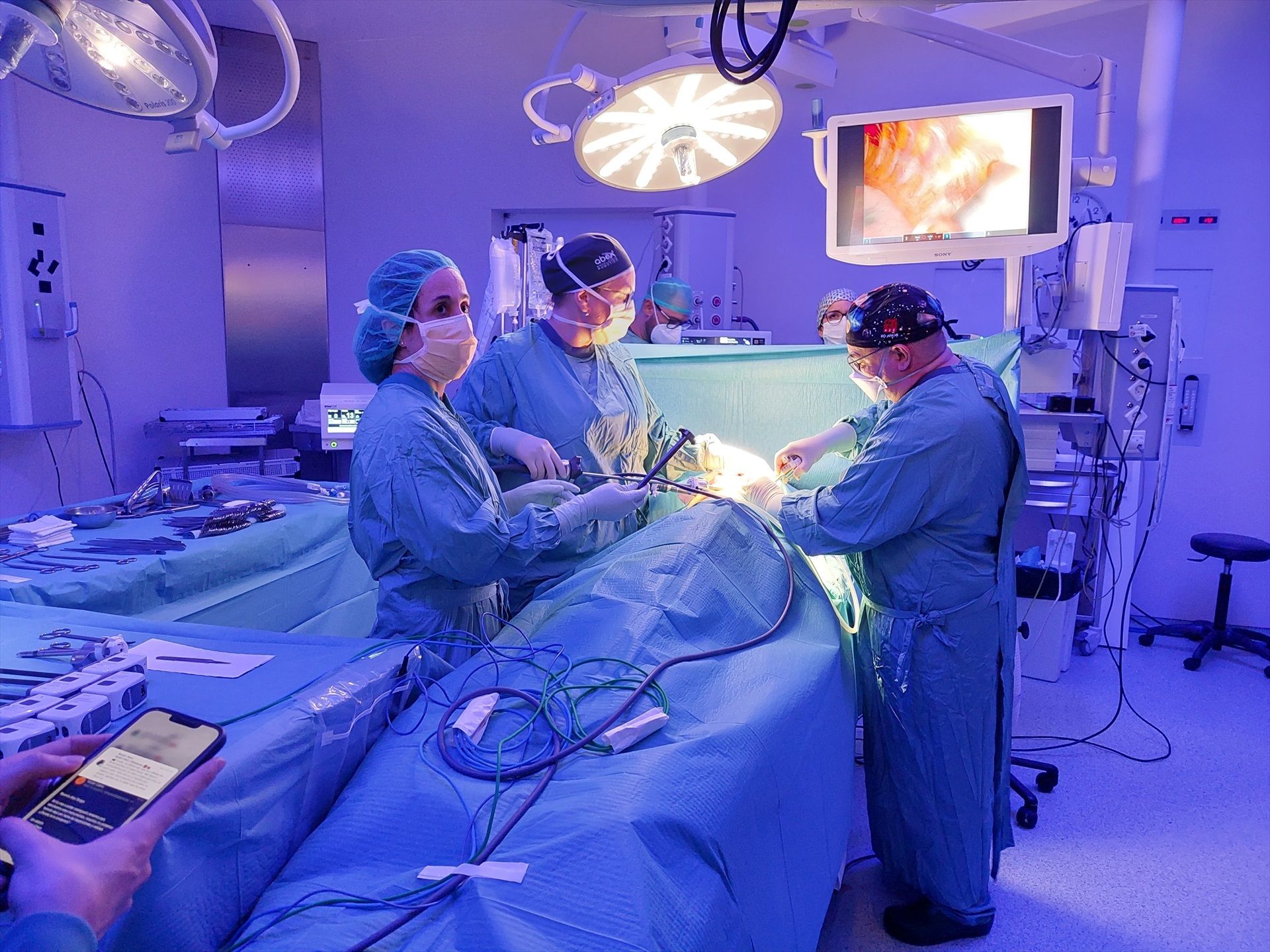 El Hospital de Sant Pau detecta, marca y extirpa un nódulo pulmonar en una única operación | EP El Hospital de Sant Pau detecta, marca y extirpa un nódulo pulmonar en una única operación | EP