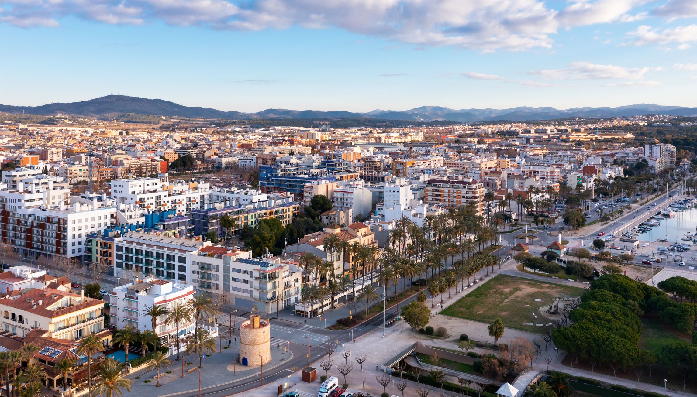Vilanova i la Geltrú es la capital del Garraf y una de las locomotoras económicas de la comarca | iStock Vilanova i la Geltrú es la capital del Garraf y una de las locomotoras económicas de la comarca | iStock