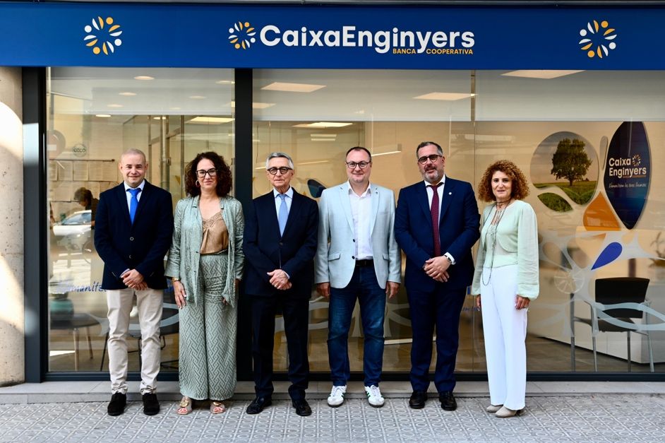 L'equip directiu de Caixa d'Enginyers a la nova oficina de Vilanova | Cedida L'equip directiu de Caixa d'Enginyers a la nova oficina de Vilanova | Cedida