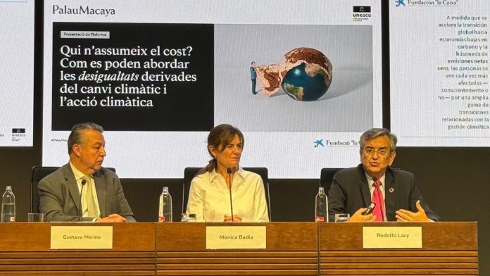 Gustavo Merino (Unesco), Mònica Badia (Palau Macaya) i l'autor de l'estudi, Rodolfo Lacy, en la roda de premsa