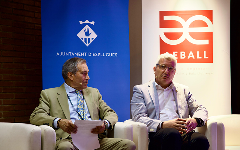 El president d’AEBALL, Santiago Ballesté, i Eduard Sanz, alcalde d’Esplugues El president d’AEBALL, Santiago Ballesté, i Eduard Sanz, alcalde d’Esplugues