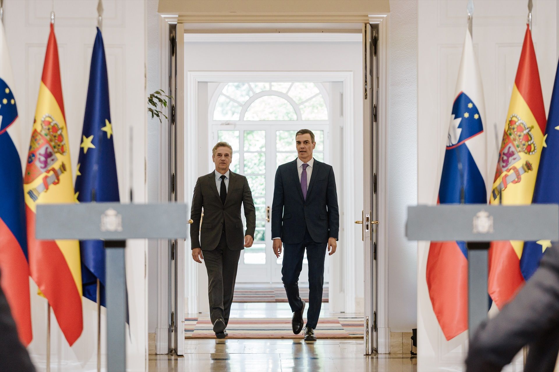El presidente del Gobierno, Pedro Sánchez, y el primer ministro de la República de Eslovenia, Robert Golob, ofrecen una rueda de prensa después de un encuentro | EP