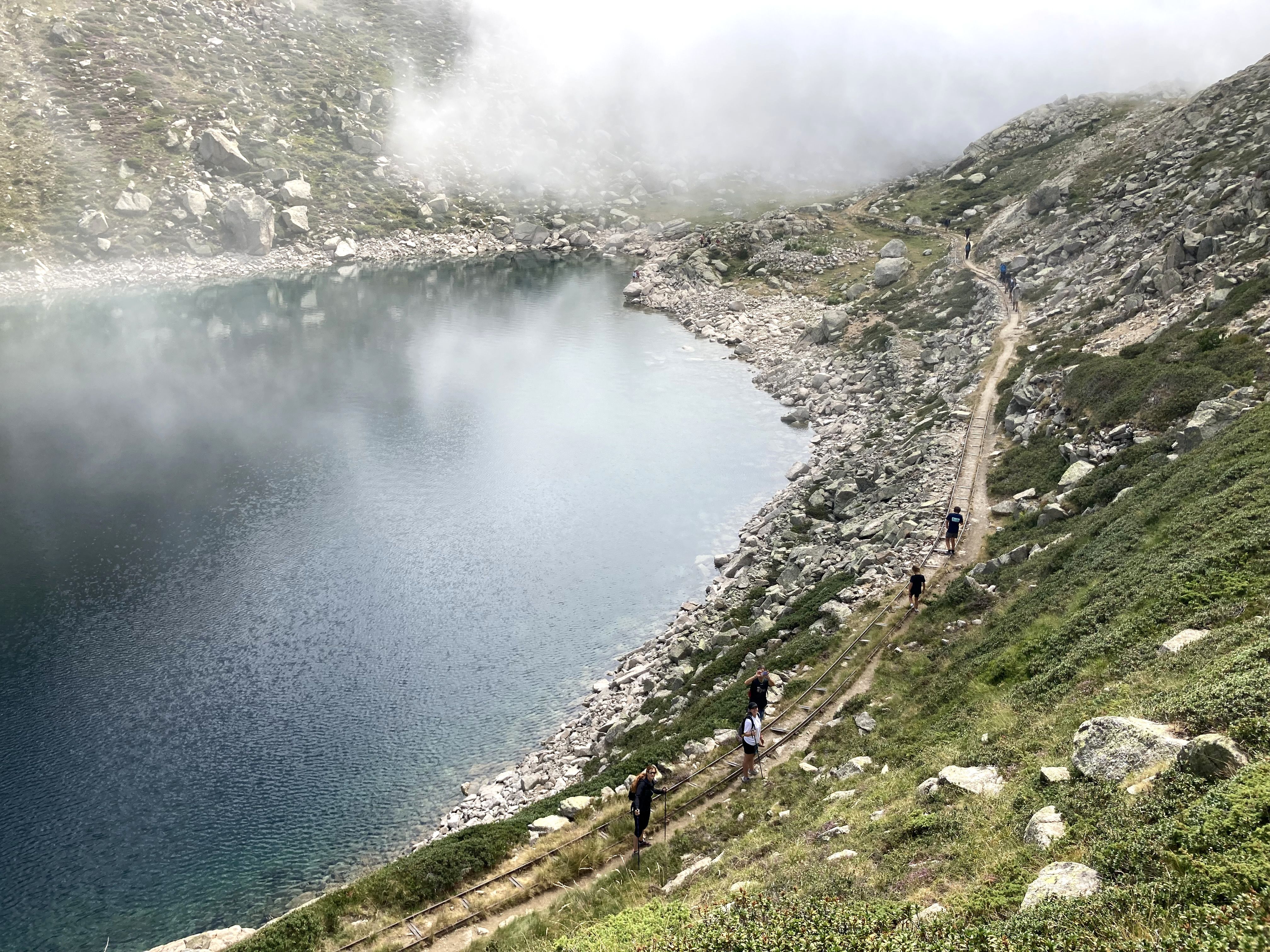 Excursionistes a l'estany Tort, a l'estany Gento, a la Vall Fosca | ACN Excursionistes a l'estany Tort, a l'estany Gento, a la Vall Fosca | ACN