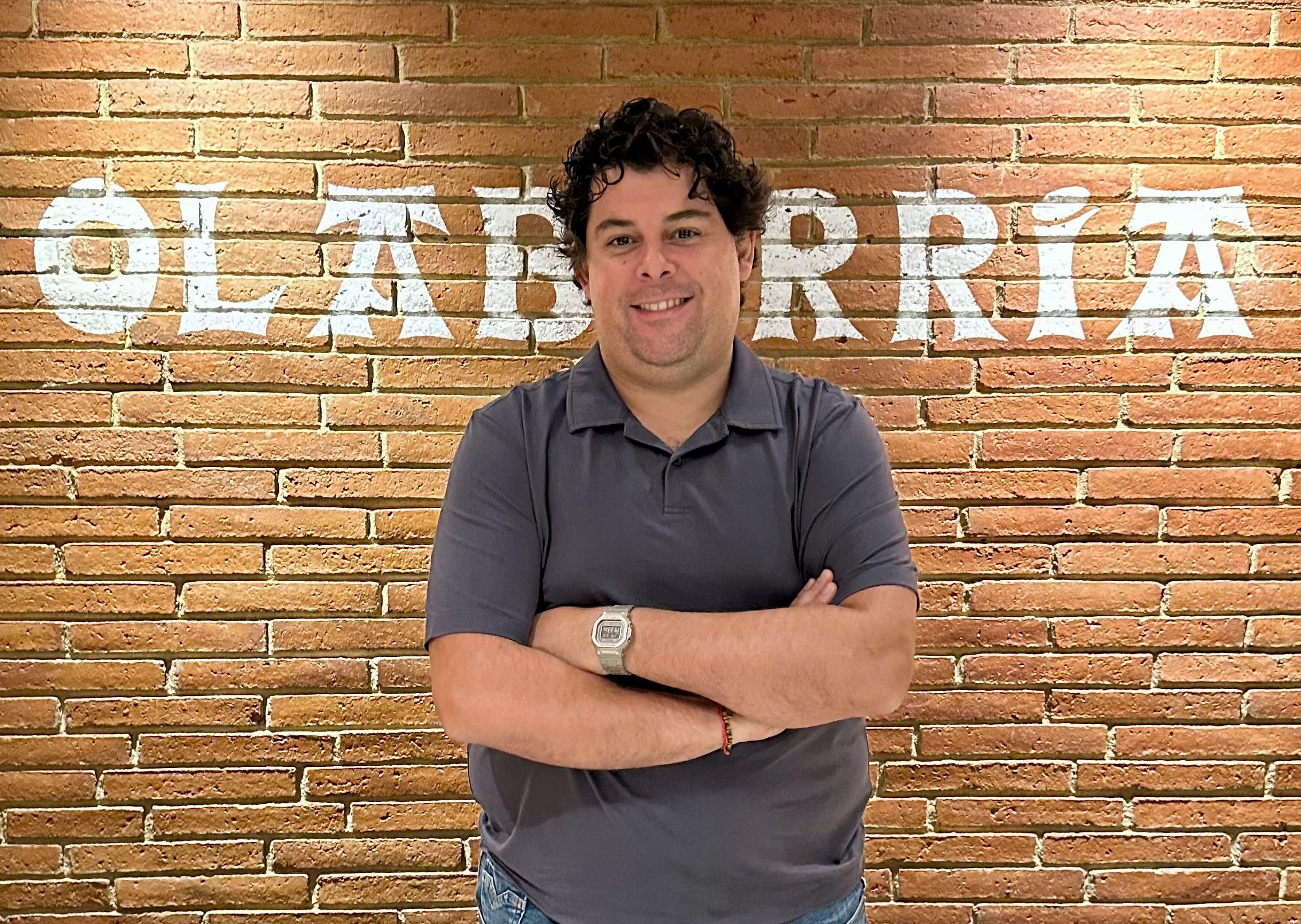 Adrián Vallés al seu nou restaurant, l'Olaberría | Cedida Adrián Vallés al seu nou restaurant, l'Olaberría | Cedida