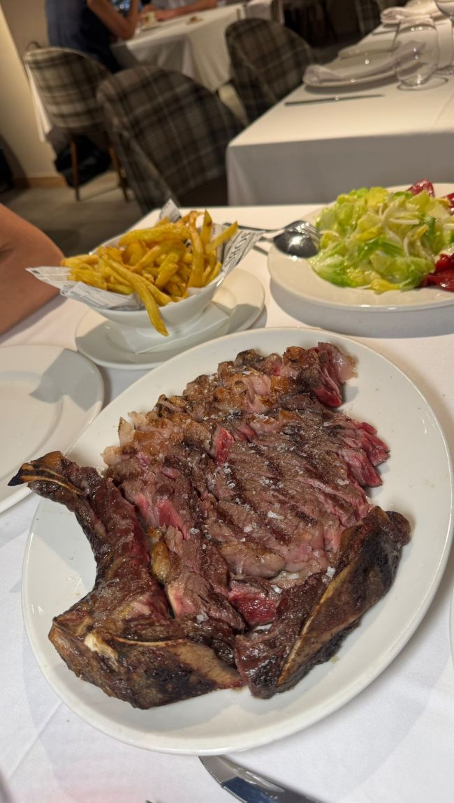 Chuleton de bou d'El Capricho,selecció José Gordón a la brasa| Cedida Chuleton de bou d'El Capricho,selecció José Gordón a la brasa| Cedida
