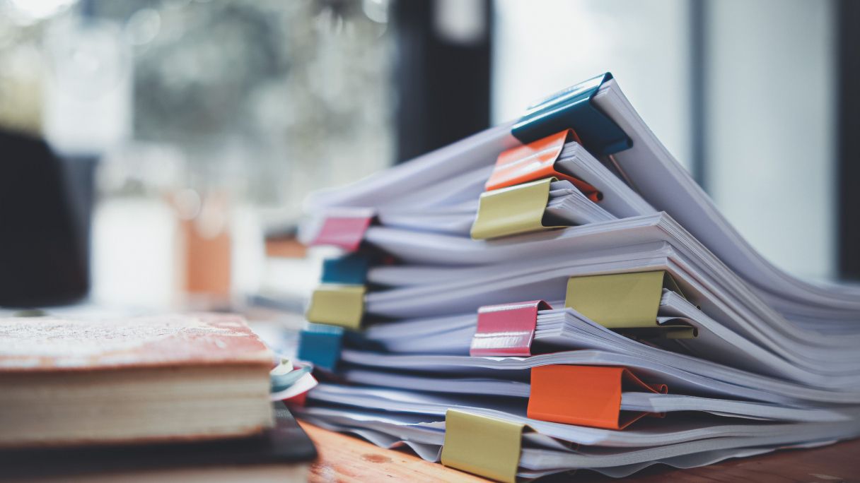 La burocràcia és una de les principals queixes de l'empresariat català | iStock