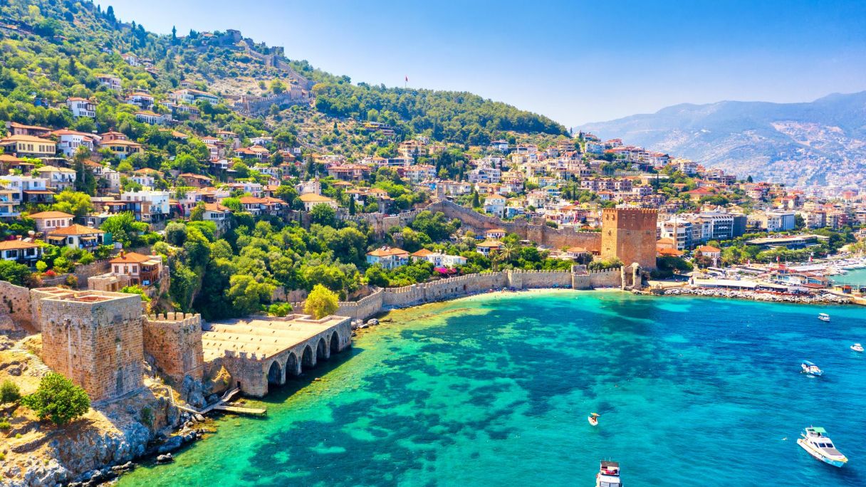 Antalya ha más que duplicado la media de vuelos diarios a finales de junio respecto al resto de 2025 | nantonov / iStock Antalya ha más que duplicado la media de vuelos diarios a finales de junio respecto al resto de 2025 | nantonov / iStock