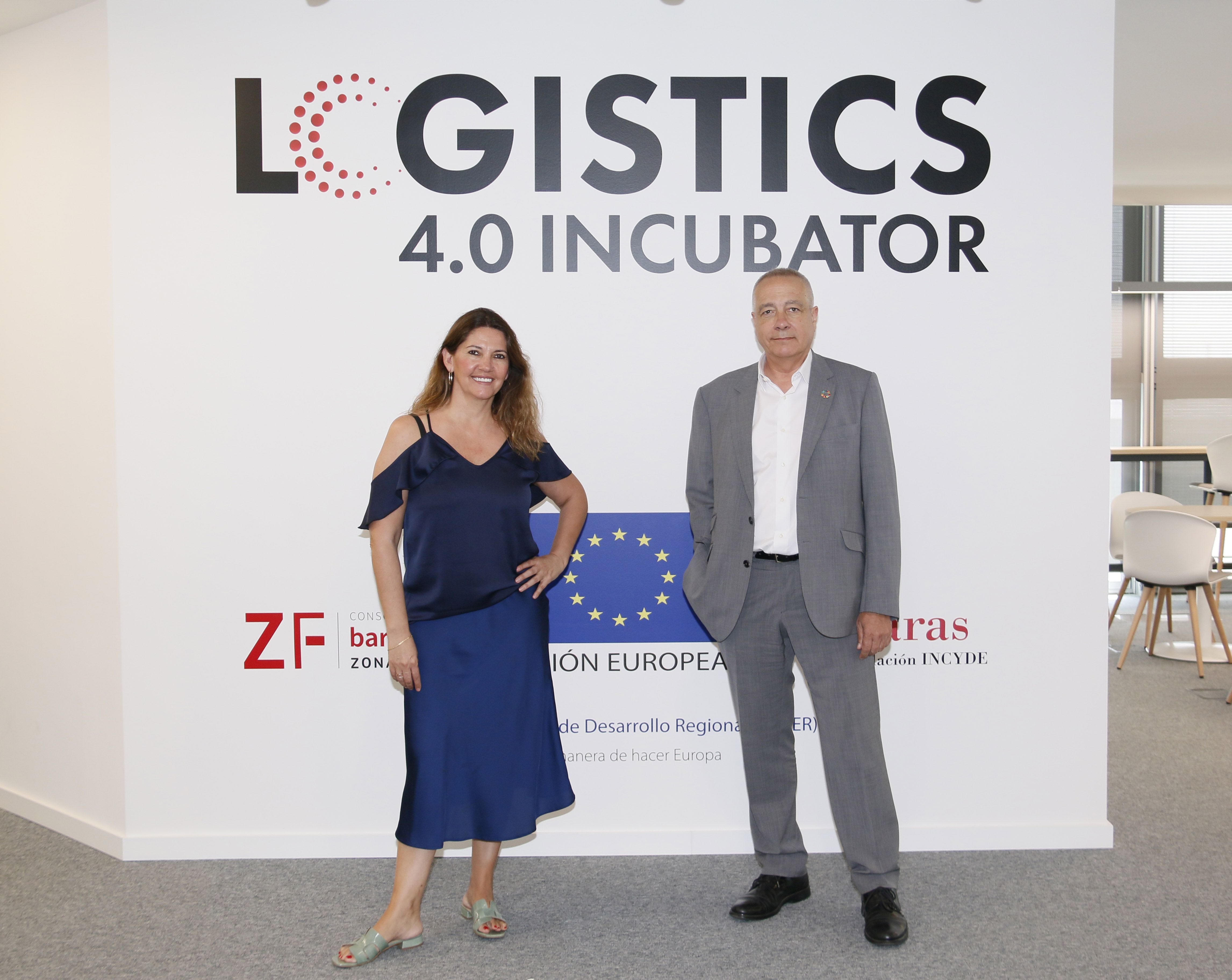Blanca Sorigué, directora general del CZFB, i Pere Navarro, delegat especial de l’Estat al CZFB, en la Logistics 4.0 Incubator | Cedida Blanca Sorigué, directora general del CZFB, i Pere Navarro, delegat especial de l’Estat al CZFB, en la Logistics 4.0 Incubator | Cedida