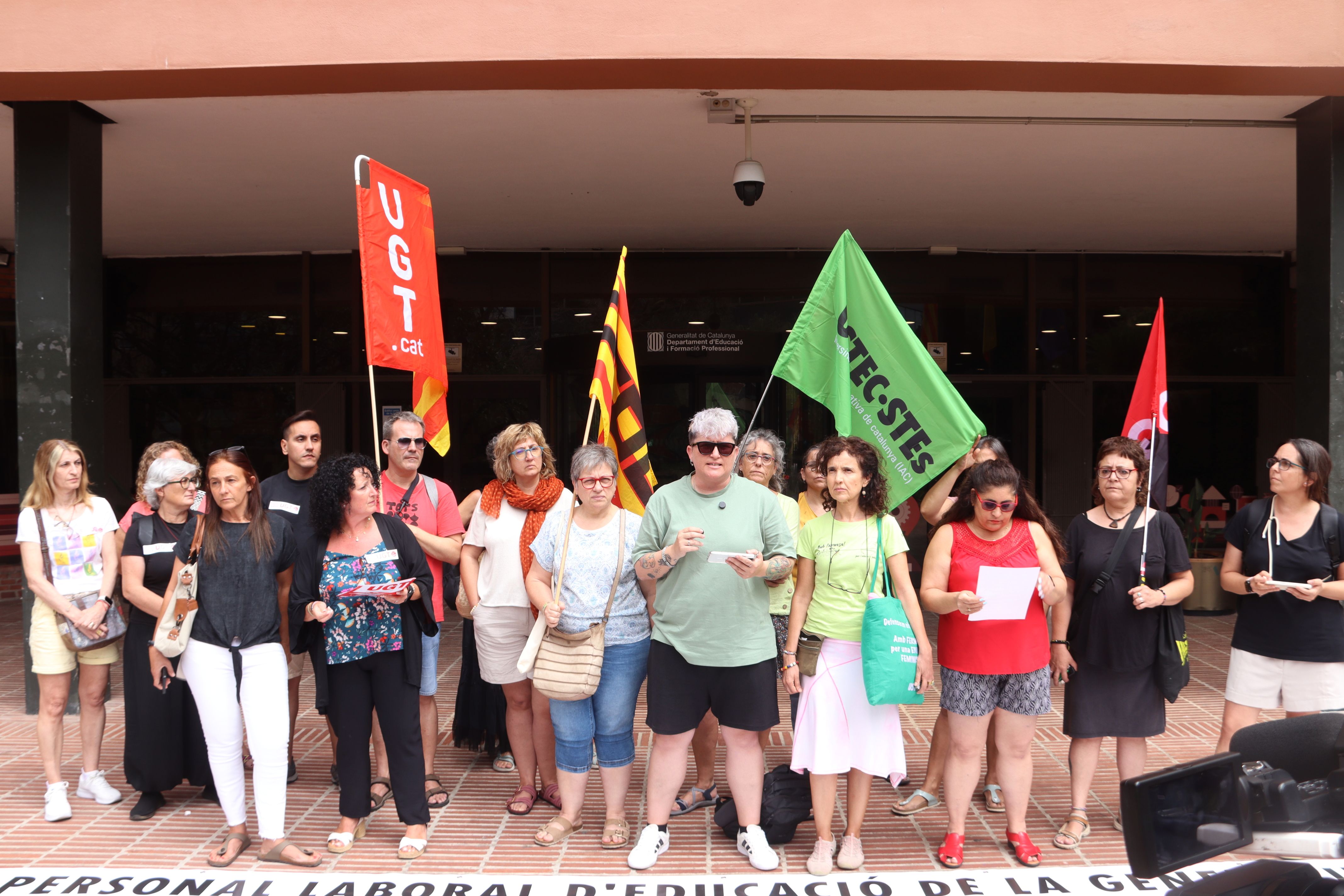 Sindicats demanen millores salarials per al personal laboral d’Educació  | ACN