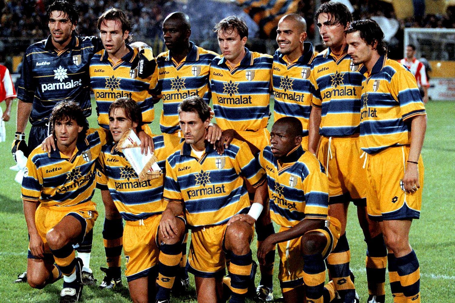 Equip de futbol del Parma amb Parmalat a la samarreta | Cedida Equip de futbol del Parma amb Parmalat a la samarreta | Cedida