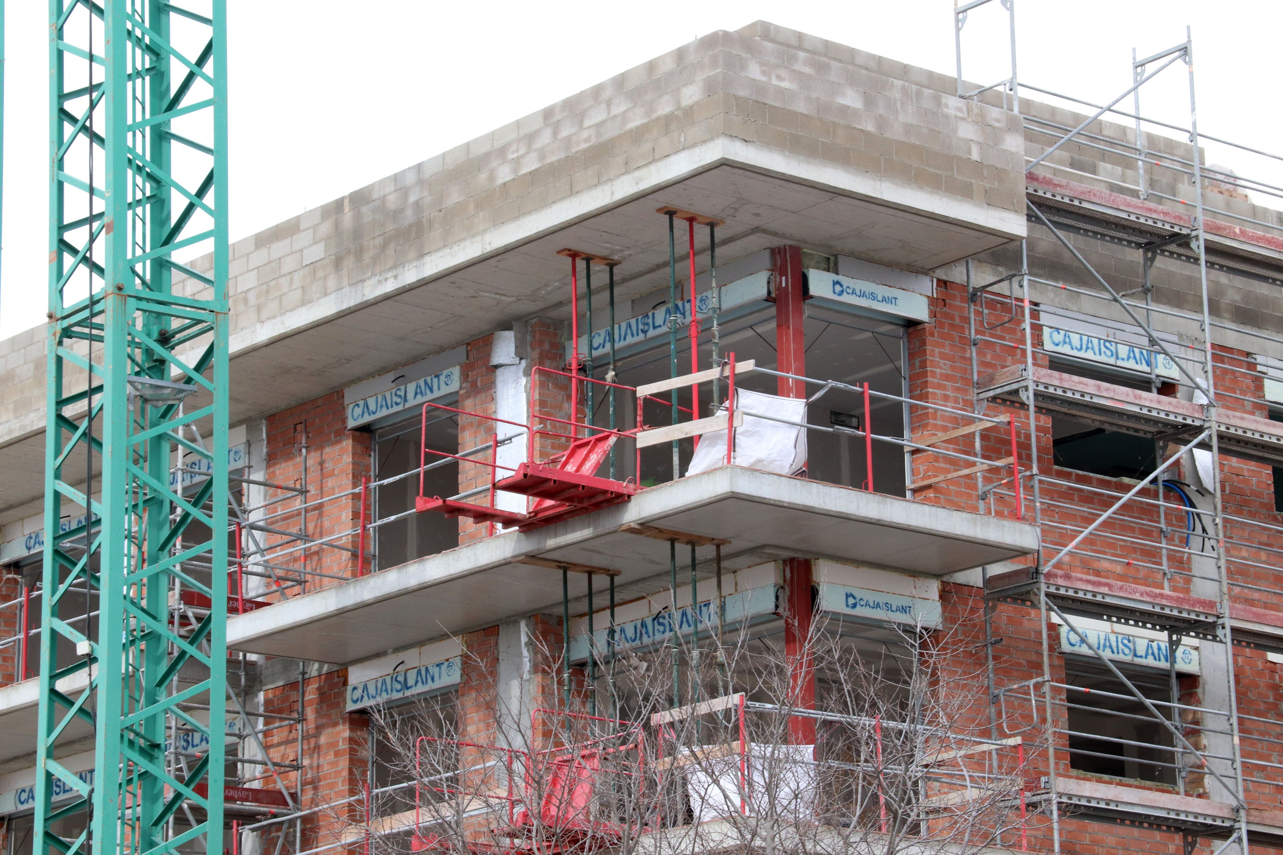 Bloc de pisos en construcció a Vilanova i la Geltrú | ACN
