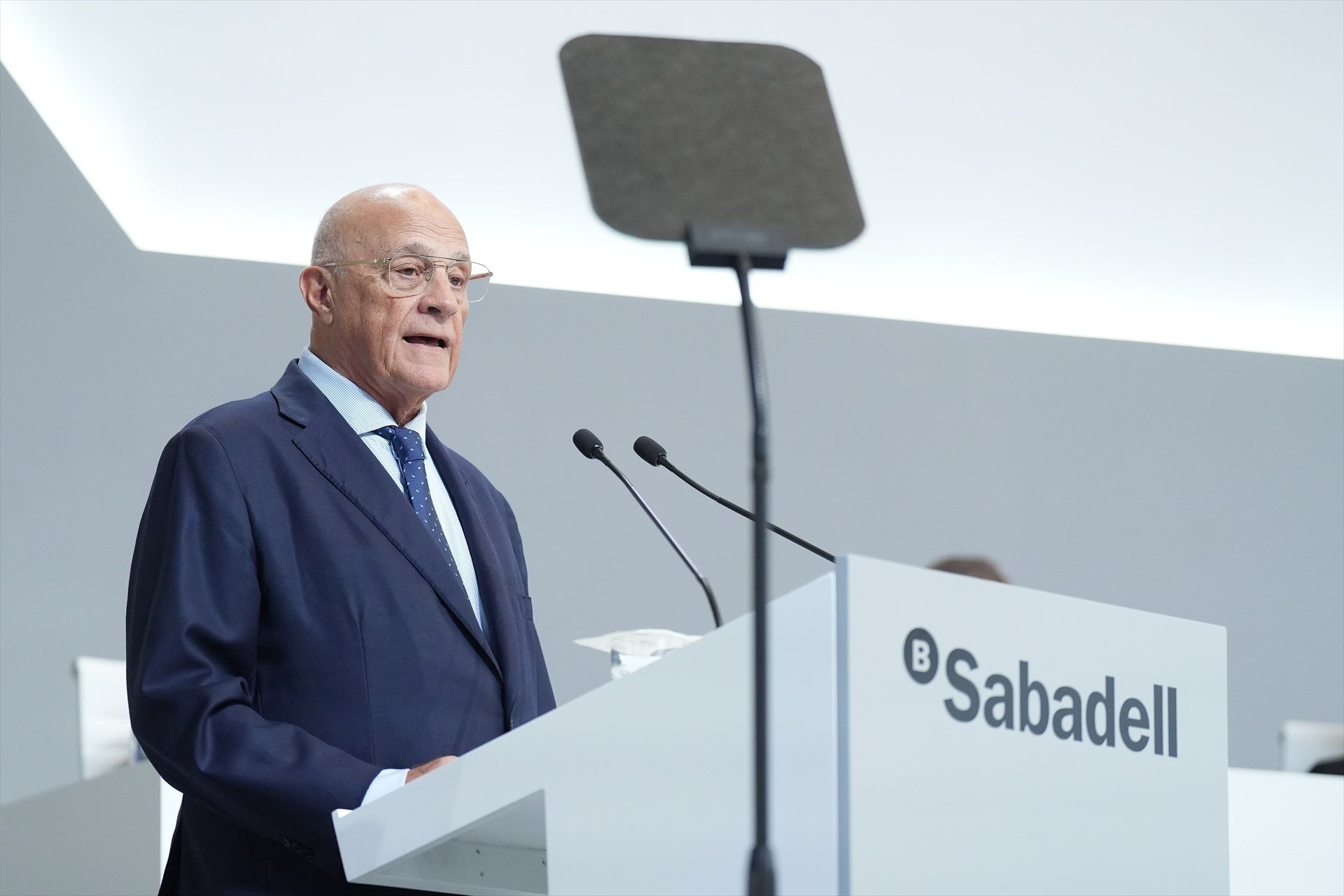 El president del Banc Sabadell, Josep Oliu, durant una intervenció a la Junta General Extraordinària | Europa Press