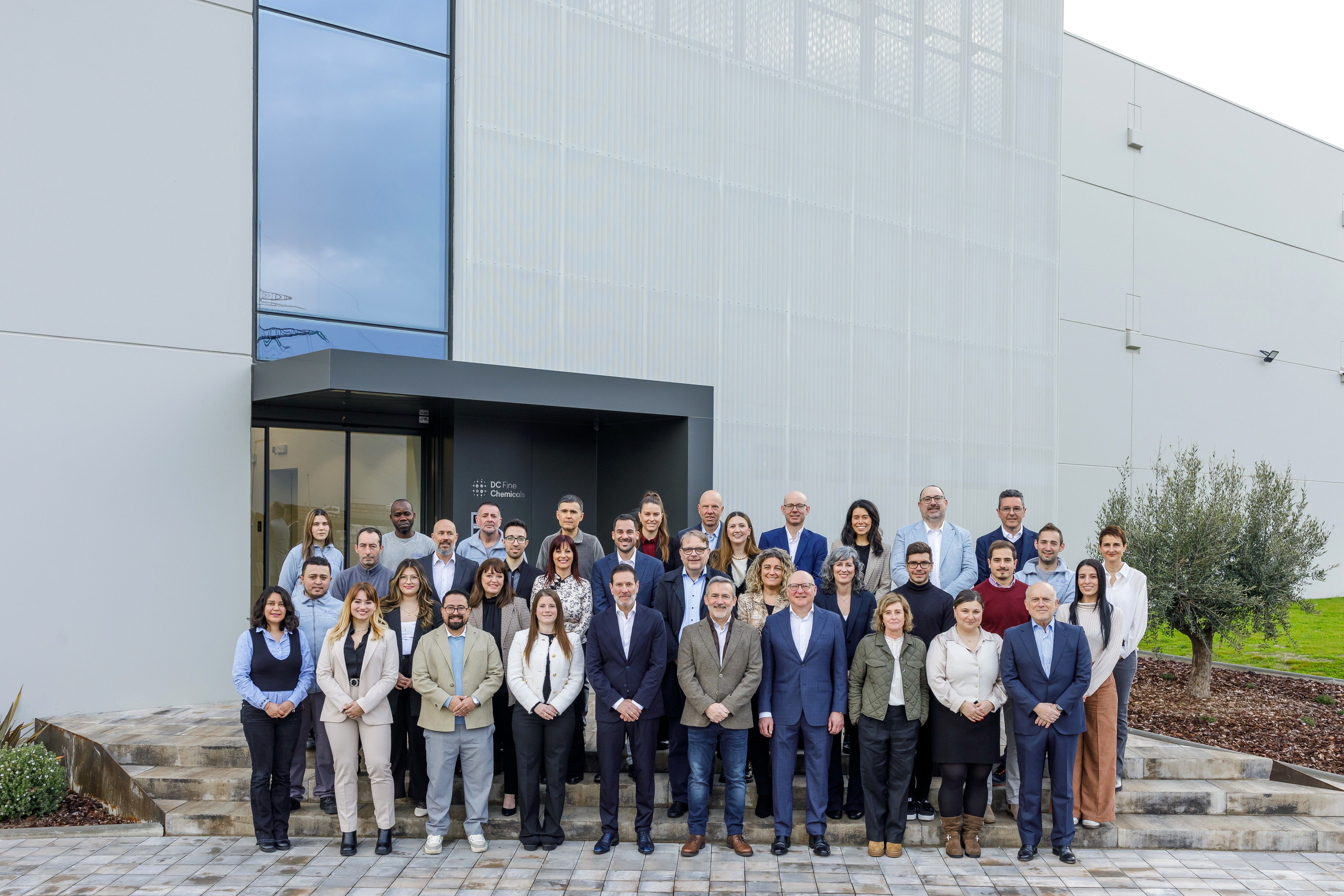 El equipo de DC Fine Chemicals, en la sede de Terrassa | Cedida