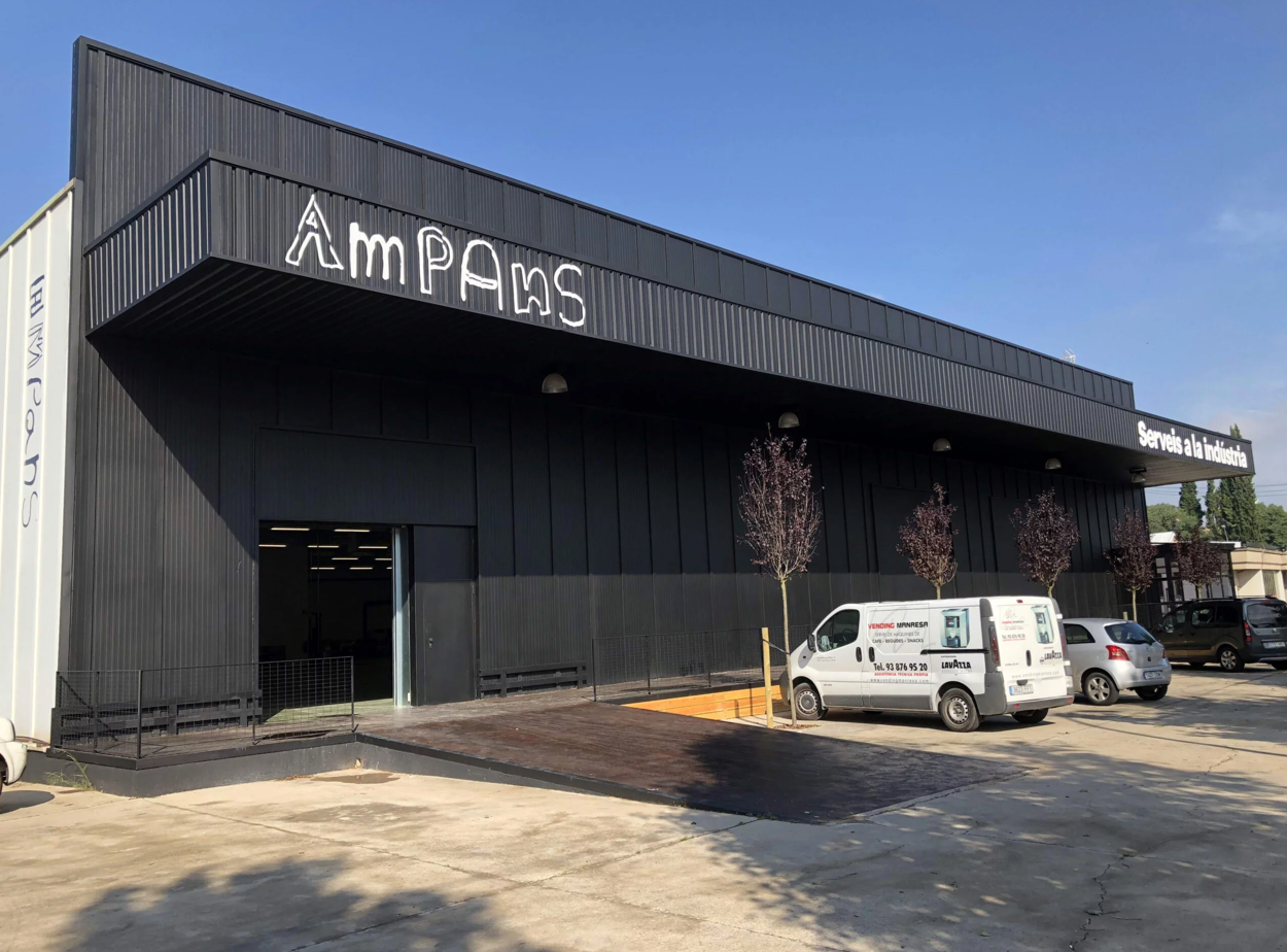 Una nau industrial d'Ampans | ampans.cat