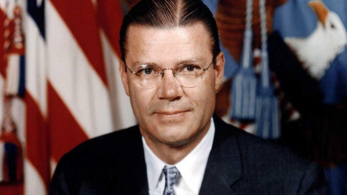 Robert McNamara, exdirectiu de Ford i exsecretari de defensa dels EUA Robert McNamara, exdirectiu de Ford i exsecretari de defensa dels EUA