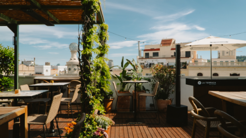 L'Hotel Pulitzer és una de les terrasses clàssiques pròximes a la Plaça de Catalunya | Cedida L'Hotel Pulitzer és una de les terrasses clàssiques pròximes a la Plaça de Catalunya | Cedida