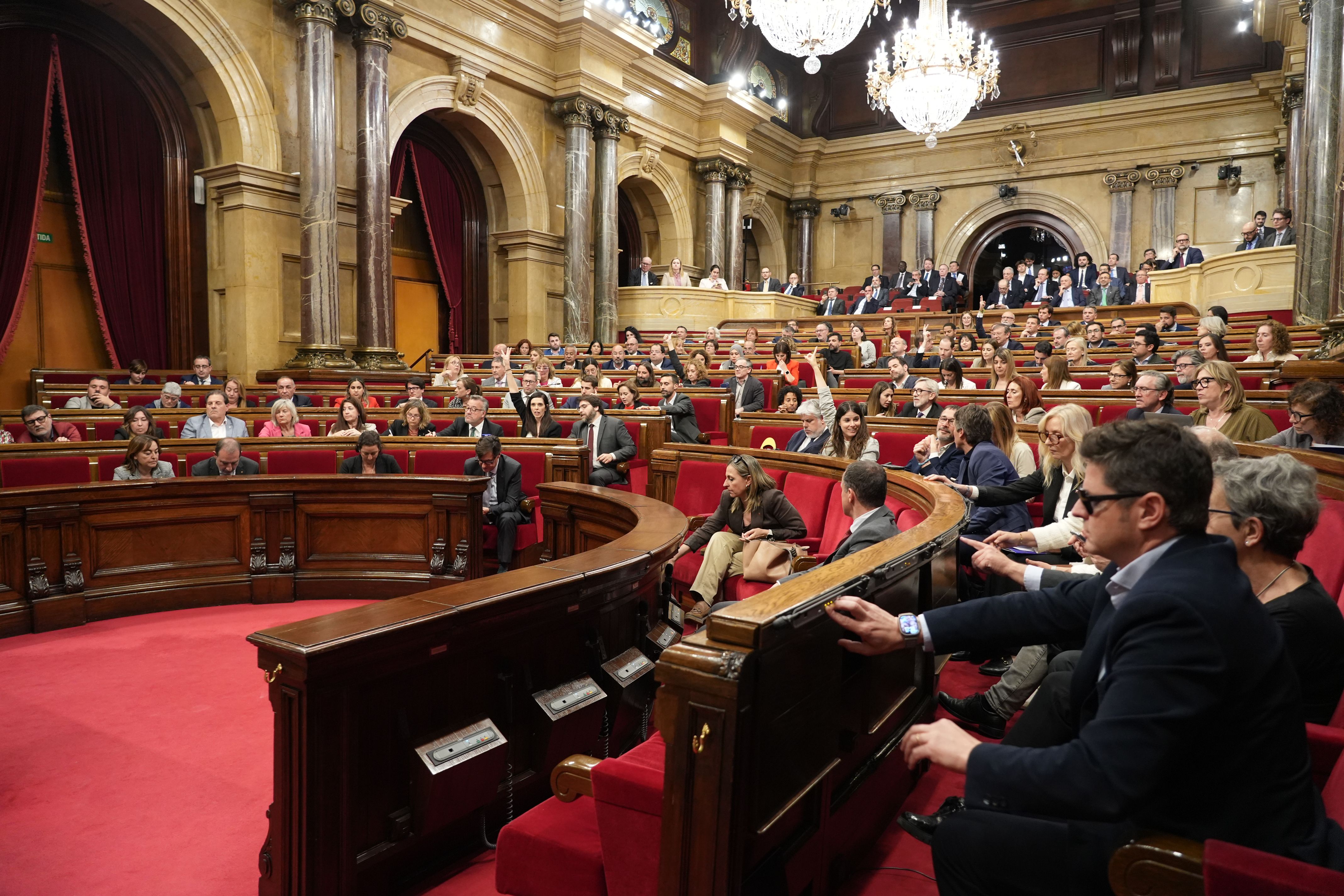 Imatge de l'hemicicle en un moment de les votacions del ple del Parlament | Mariona Puig / ACN