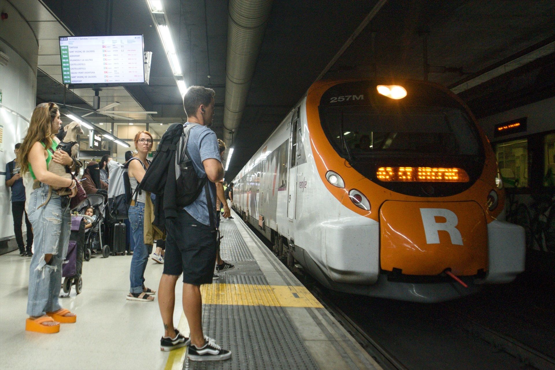 Un tren en la estación de Francia, donde opera Rodalies | Europa Press Un tren en la estación de Francia, donde opera Rodalies | Europa Press