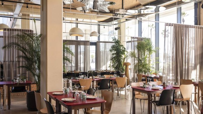 El interior del restaurante con capacidad para 250 comensales sentados y 500 de pie