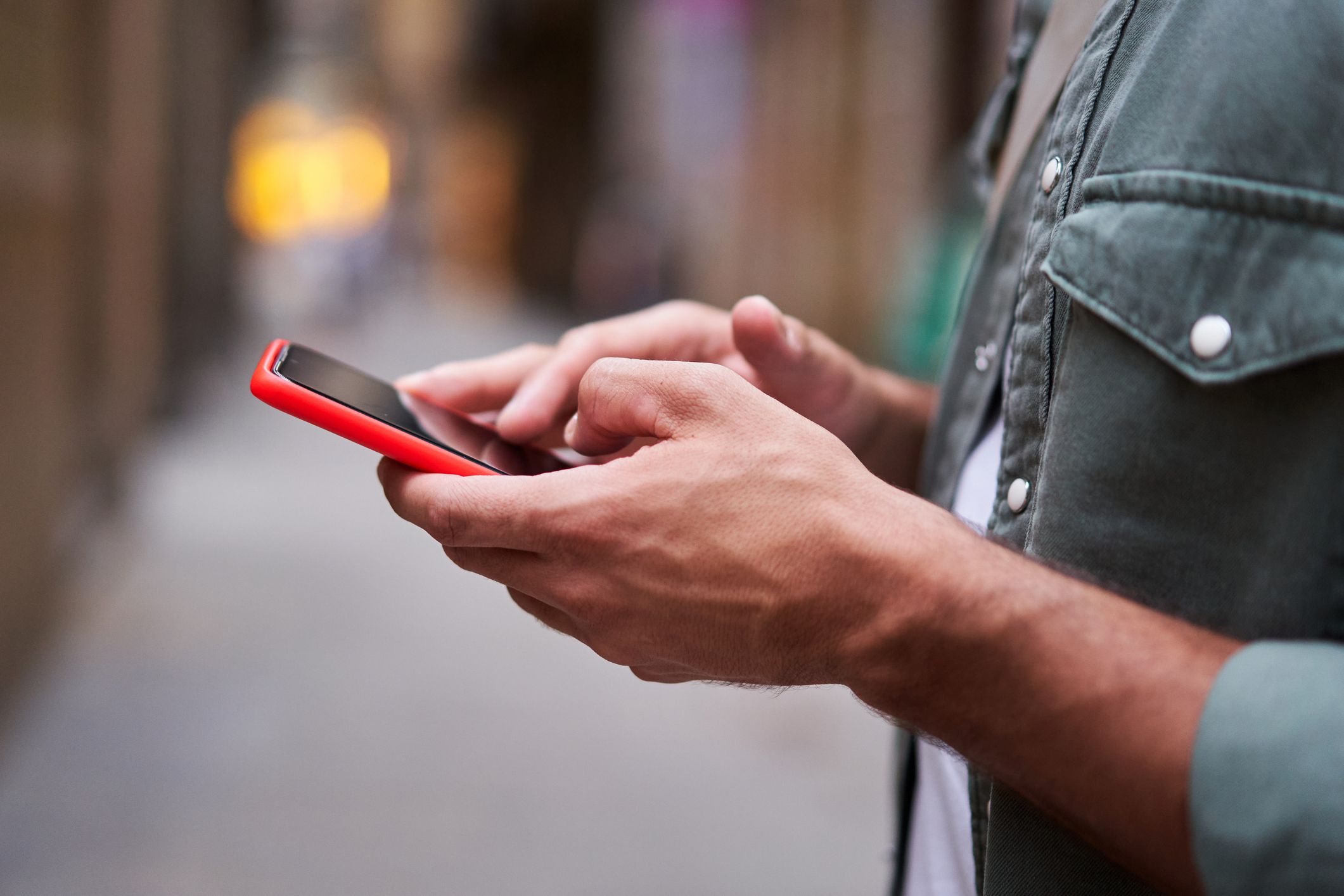 'Mots' puede jugarse tanto en dispositivos móviles como en navegadores web | Ginnet Delgado  / iStock