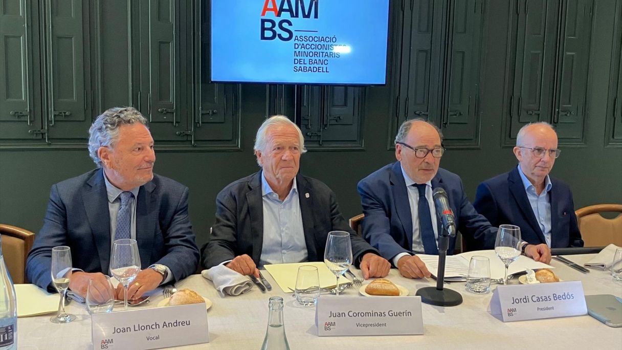 Els quatre representants de l'Associació d'Accionistes Minoritaris del Banc Sabadell | Europa Press Els quatre representants de l'Associació d'Accionistes Minoritaris del Banc Sabadell | Europa Press