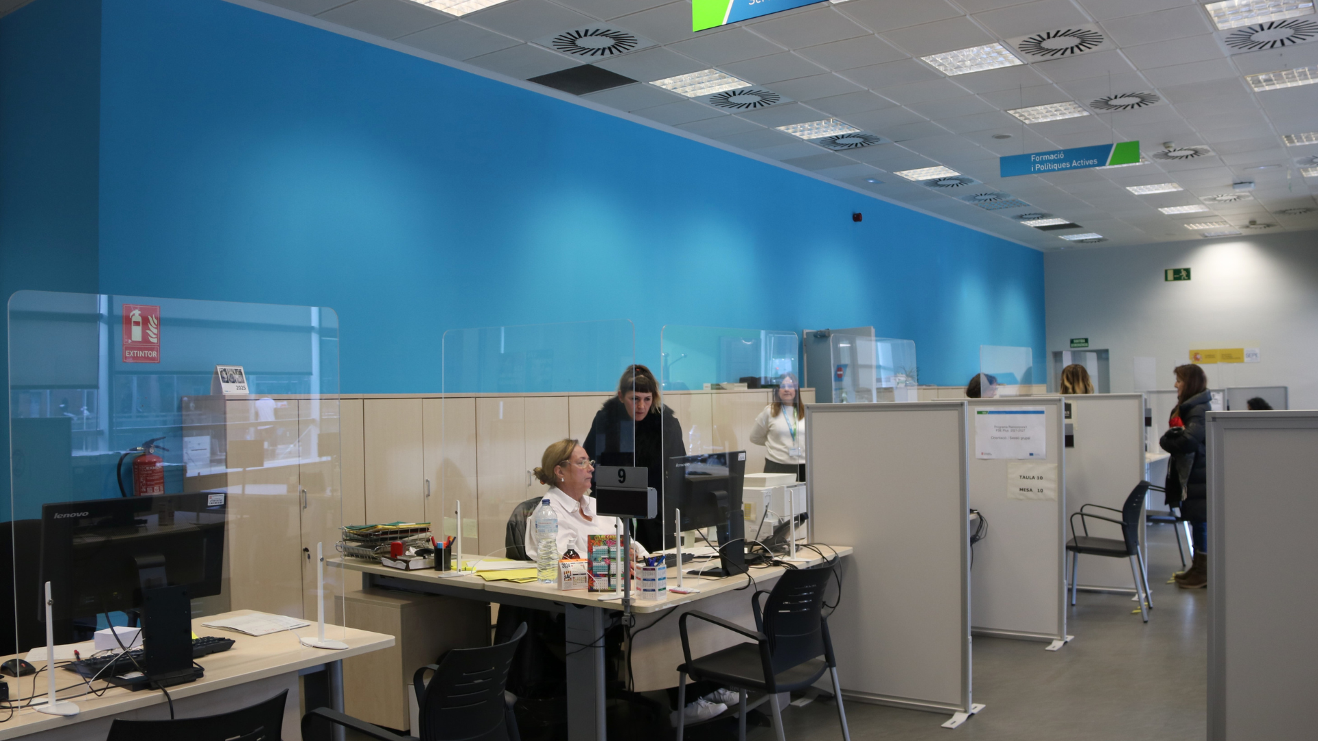 Interior d'una Oficina de Treball del Servei d'Ocupació de Catalunya (SOC) | ACN