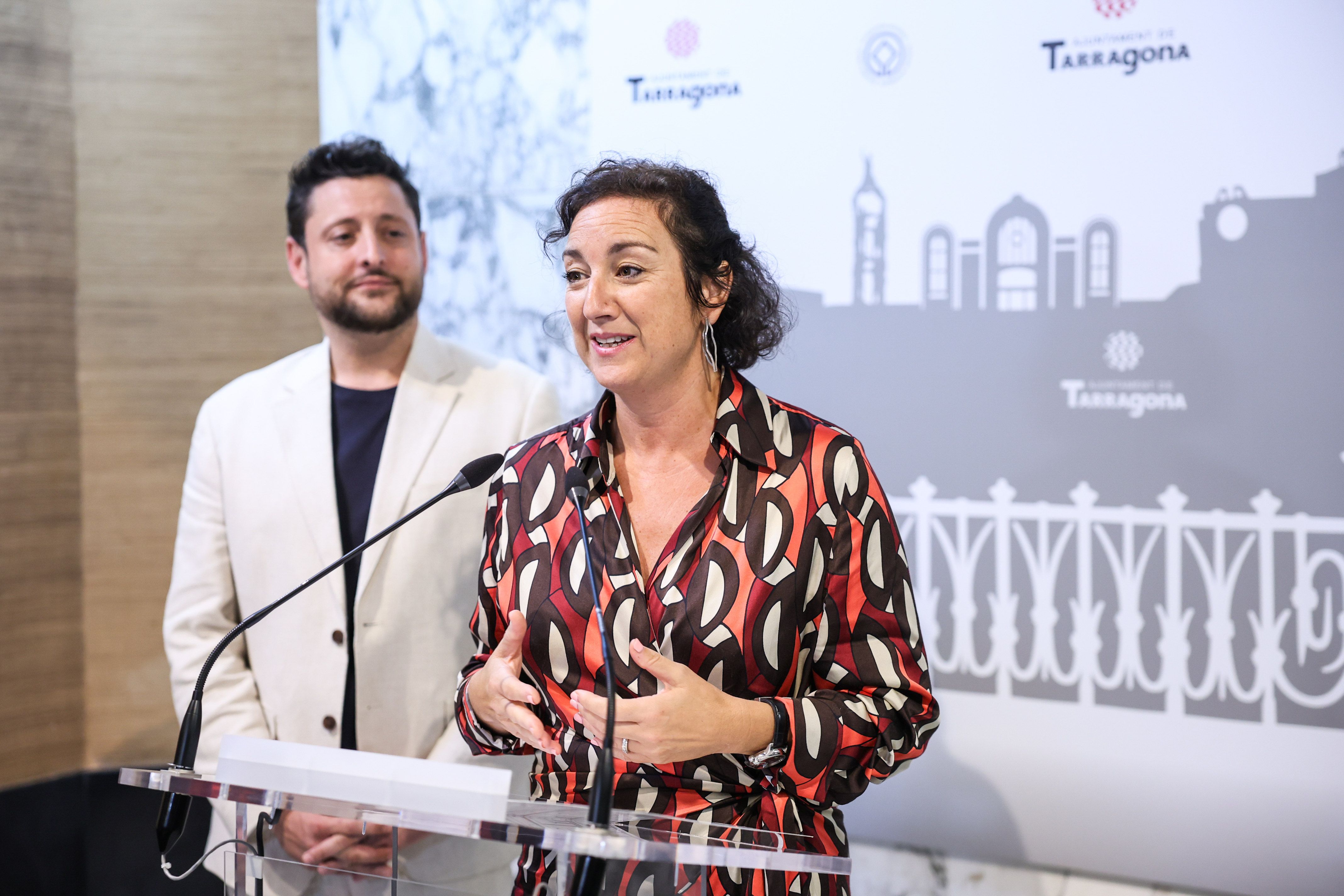 La consellera d'Economia i Finances, Alícia Romero, i l'alcalde de Tarragona, Rubén Viñuales | ACN