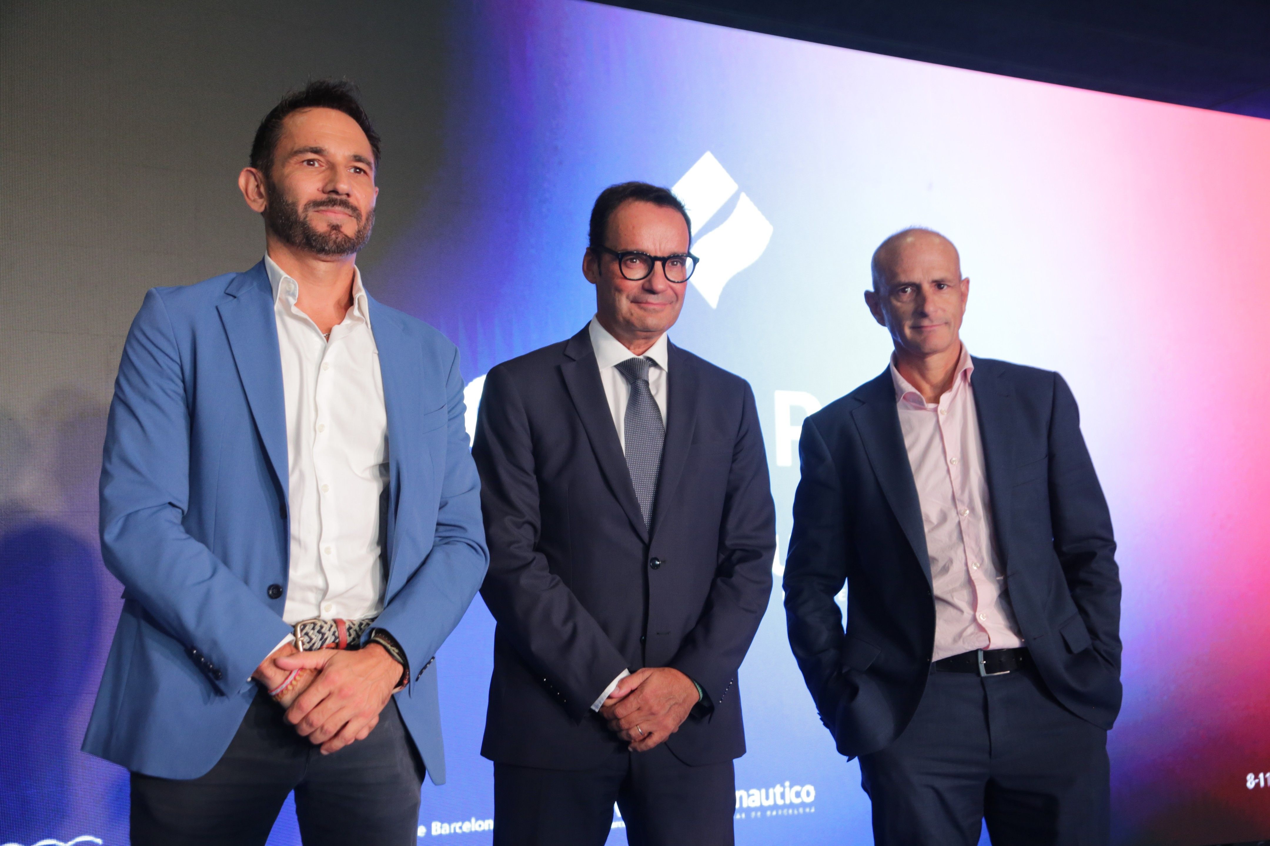 El director del Saló Nàutic, Josep Antoni Llopart; el director general del Port de Barcelona, Àlex Garcia, i el director del Port Vell, David Pino | Cedida El director del Saló Nàutic, Josep Antoni Llopart; el director general del Port de Barcelona, Àlex Garcia, i el director del Port Vell, David Pino | Cedida