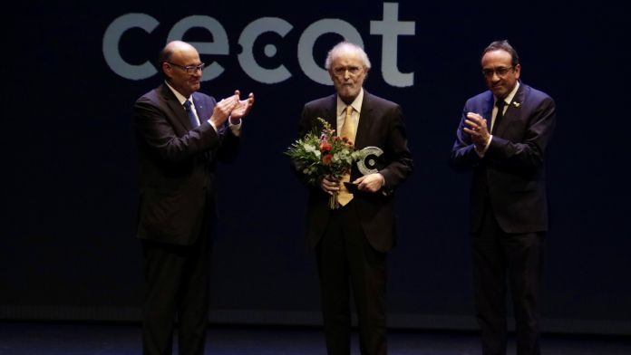 El fundador i president d'honor de La Fageda, Cristóbal Colón, rep el 'Reconeixement a la Personalitat 2025' | Jordi Pujolar (ACN) El fundador i president d'honor de La Fageda, Cristóbal Colón, rep el 'Reconeixement a la Personalitat 2025' | Jordi Pujolar (ACN)