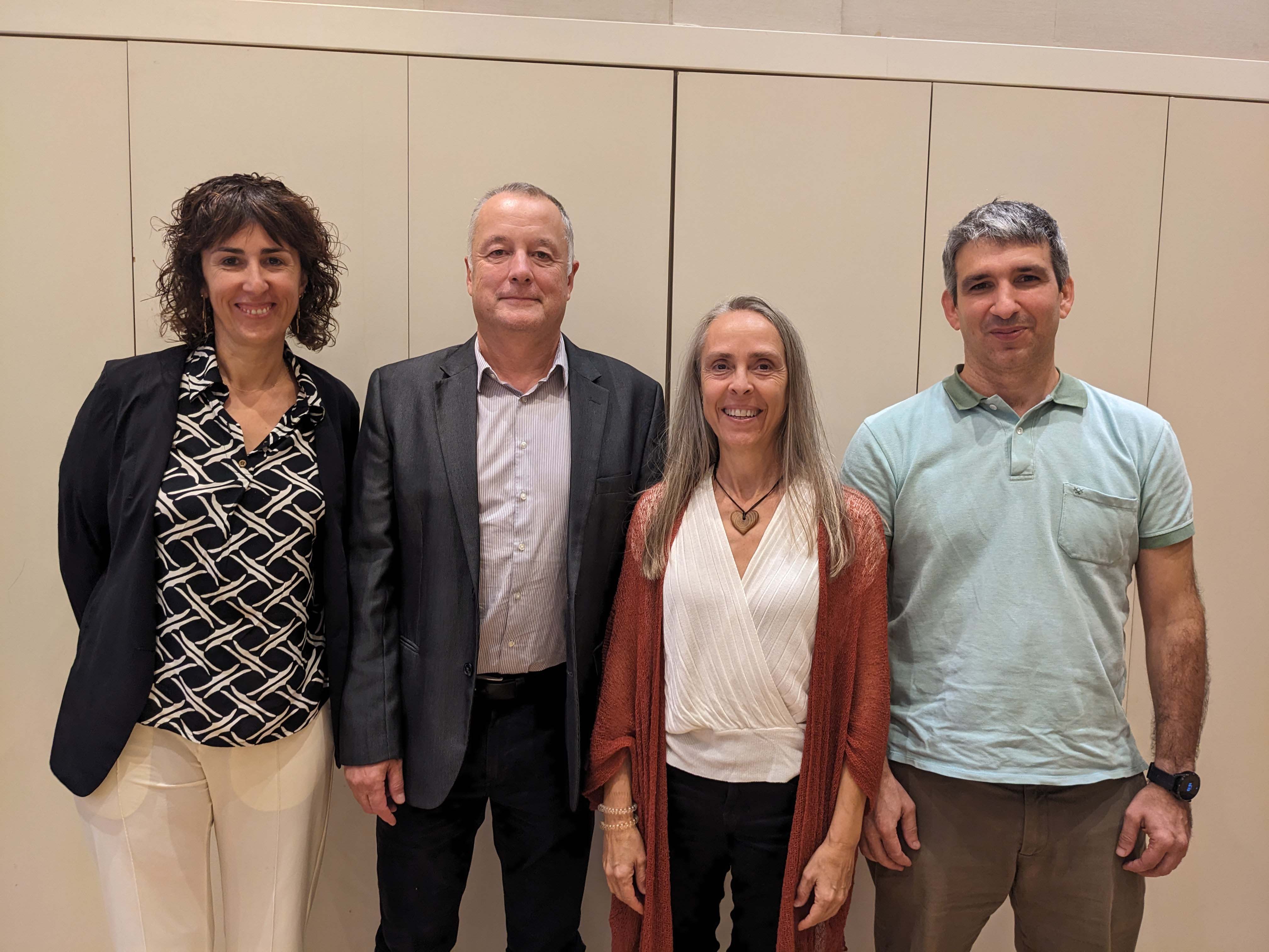 La directora general adjunta de La Fageda, Sílvia Domènech; el presidente de Grup Clade, Tomàs Llompart, y los coordinadores de Som Connexió, Mercè Botella y Bernat Alcolea | Cedida