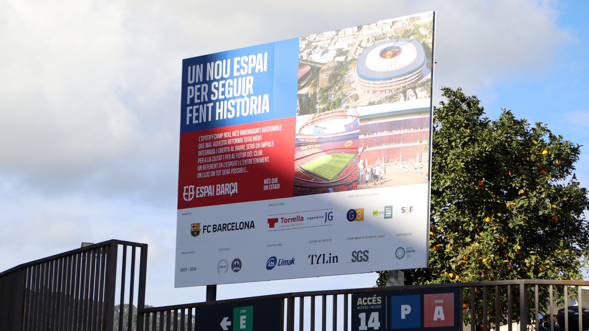 Un cartel sobre el nuevo Spotify Camp Nou | Blanca Blay (ACN)