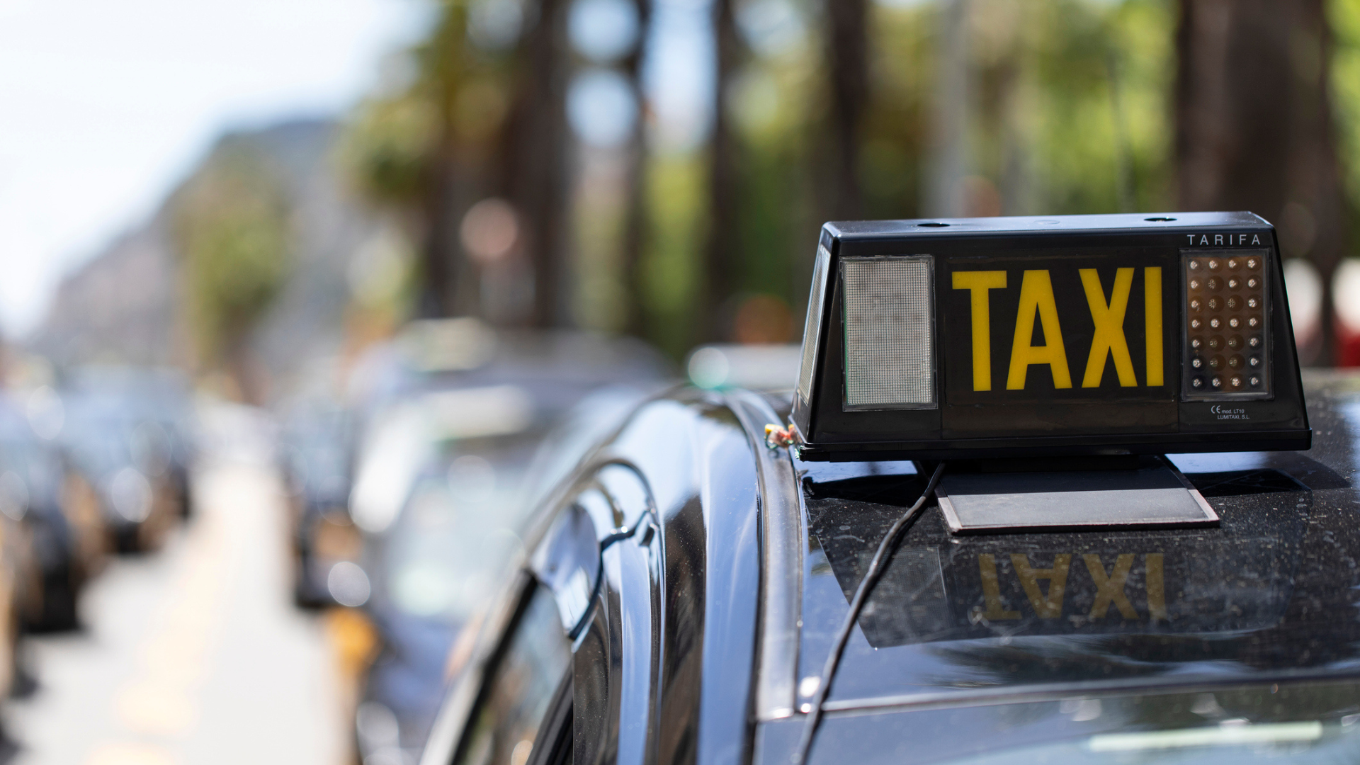 La plataforma de taxistes havia convocat una protesta i una aturada del servei aquest dimarts a la tarda | iStock