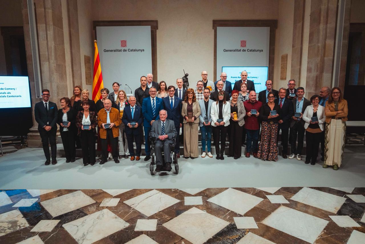 Foto de grup dels guardonats amb el Premi Nacional de Comerç | ACN Foto de grup dels guardonats amb el Premi Nacional de Comerç | ACN