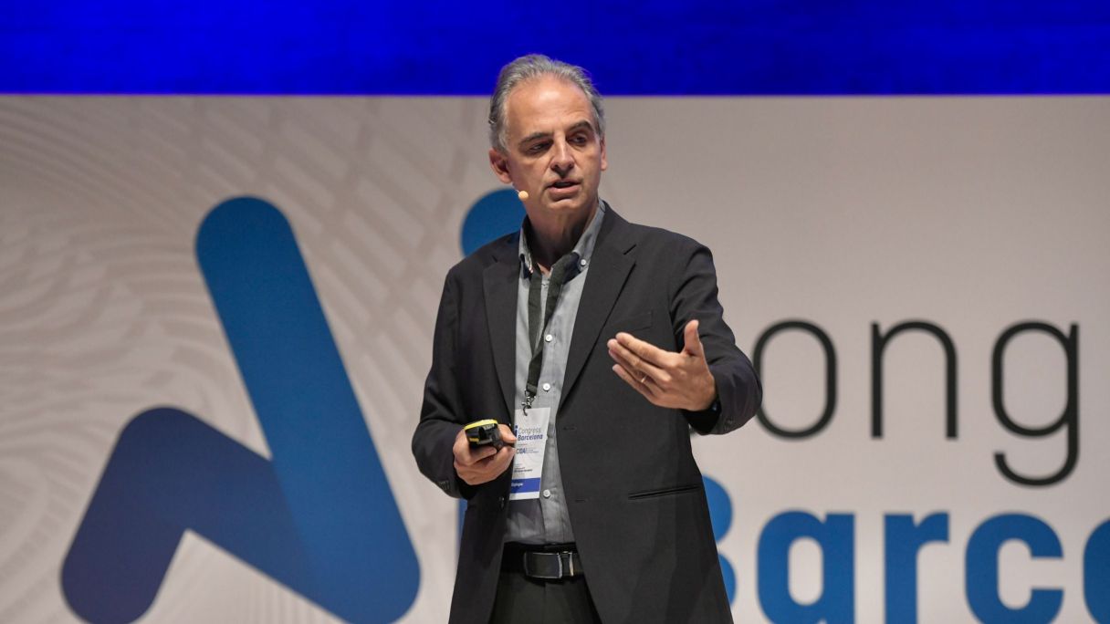 Albert Esplugas durant la seva intervenció a l'AI Congress | Cedida Albert Esplugas durant la seva intervenció a l'AI Congress | Cedida