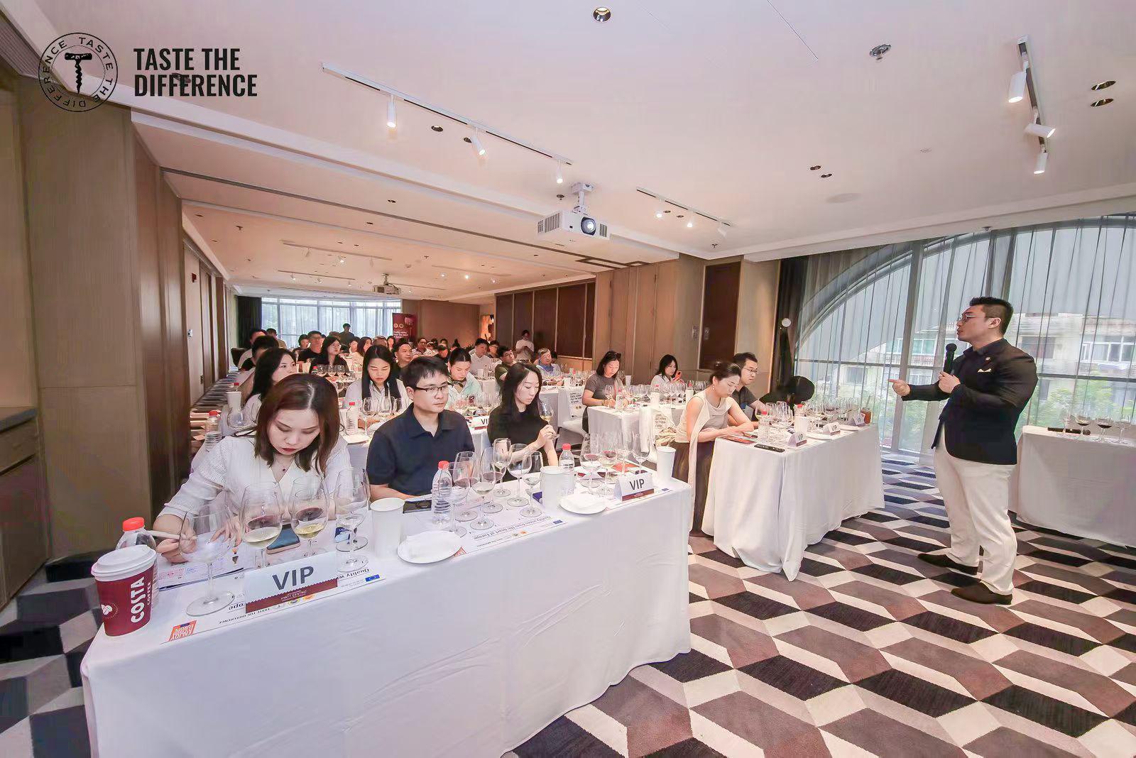 Els assistents asiàtics gaudeixen de vins catalans a la jornada TTD.EU | Prodeca Els assistents asiàtics gaudeixen de vins catalans a la jornada TTD.EU | Prodeca