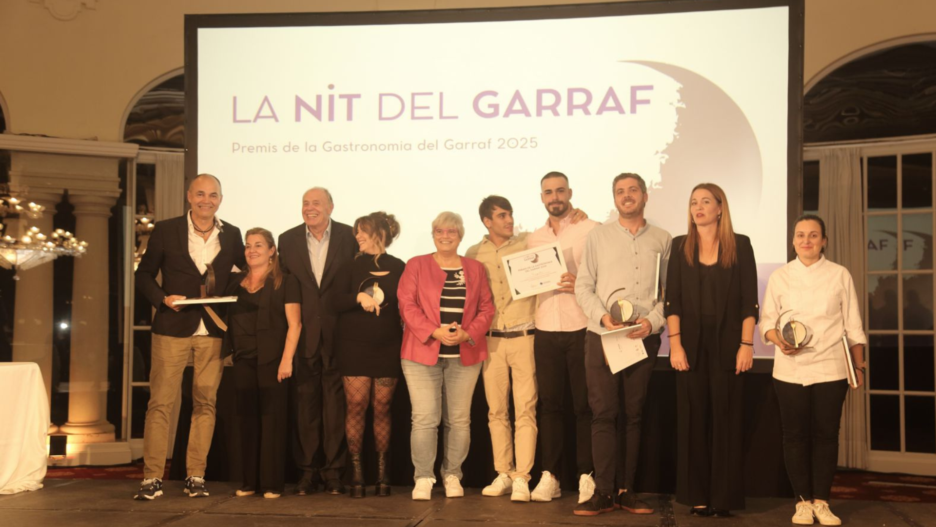 Foto de família dels protagonistes de La Nit del Garraf | Cedida Foto de família dels protagonistes de La Nit del Garraf | Cedida