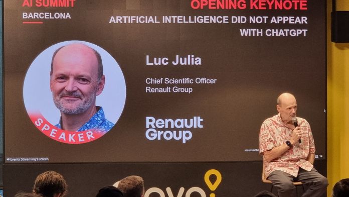 Luc Julià, durant el passat AI Summit celebrat a Barcelona | Cedida Luc Julià, durant el passat AI Summit celebrat a Barcelona | Cedida