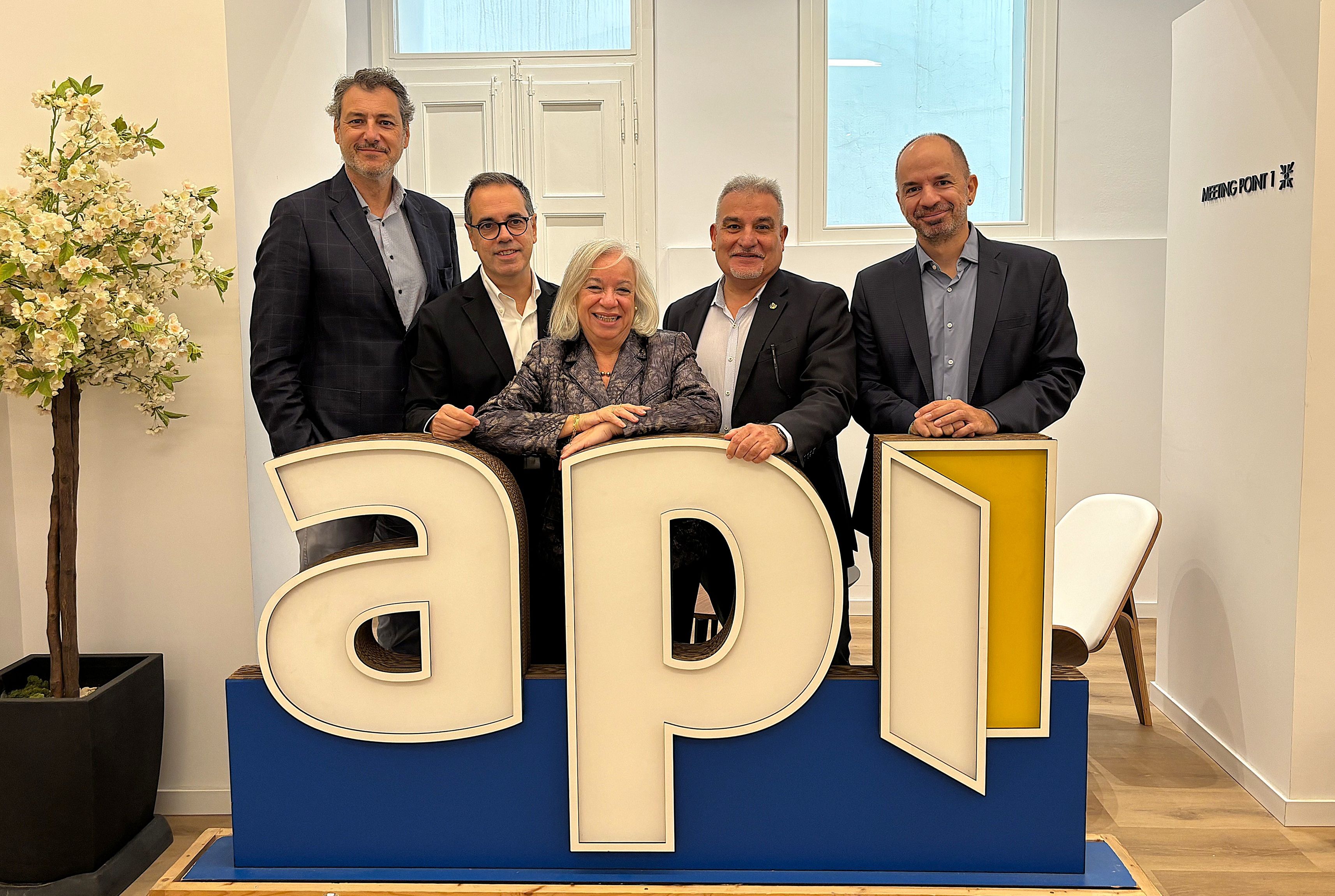 D’esquerra a dreta: Francesc Quintana, Carles Sala, Montserrat Junyent, Joan Franquesa i Guifré Homedes | Cedida